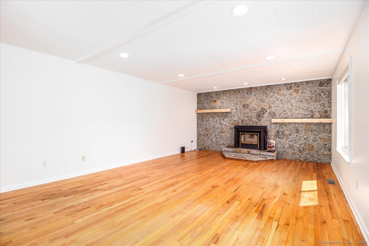 15 Pond View, Stamford, Connecticut 06903