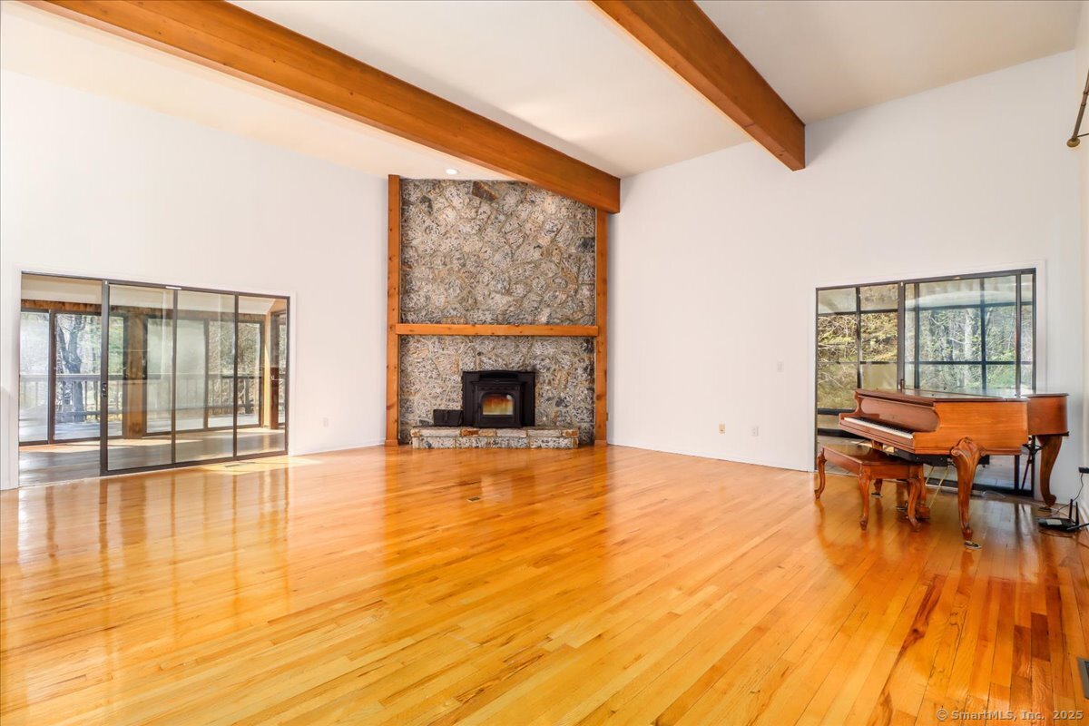 15 Pond View, Stamford, Connecticut 06903