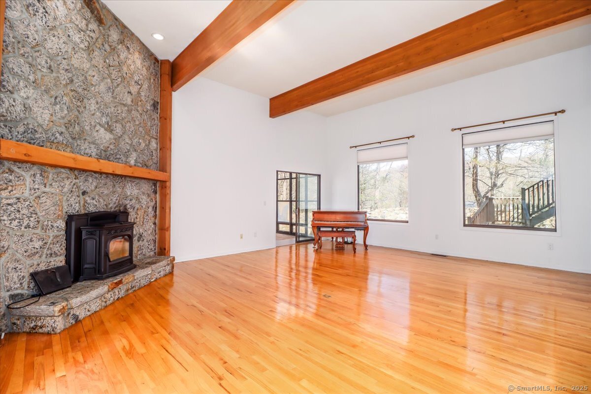 15 Pond View, Stamford, Connecticut 06903