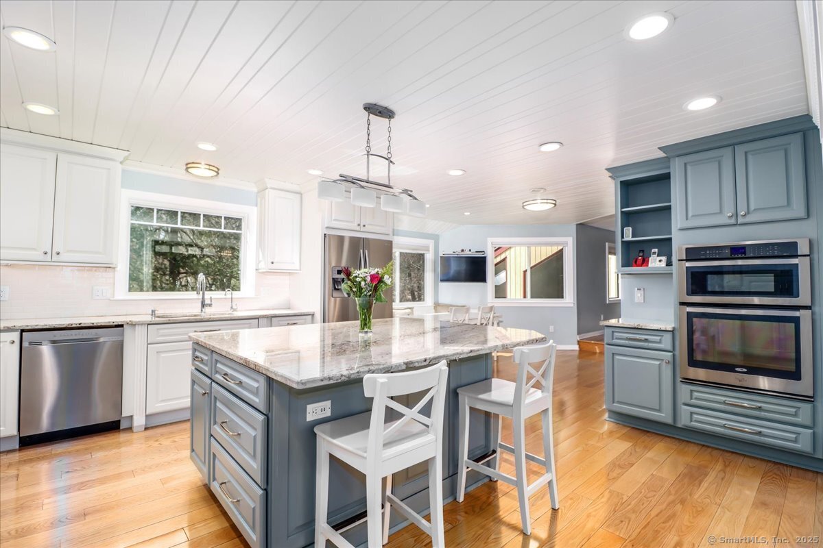 15 Pond View, Stamford, Connecticut 06903