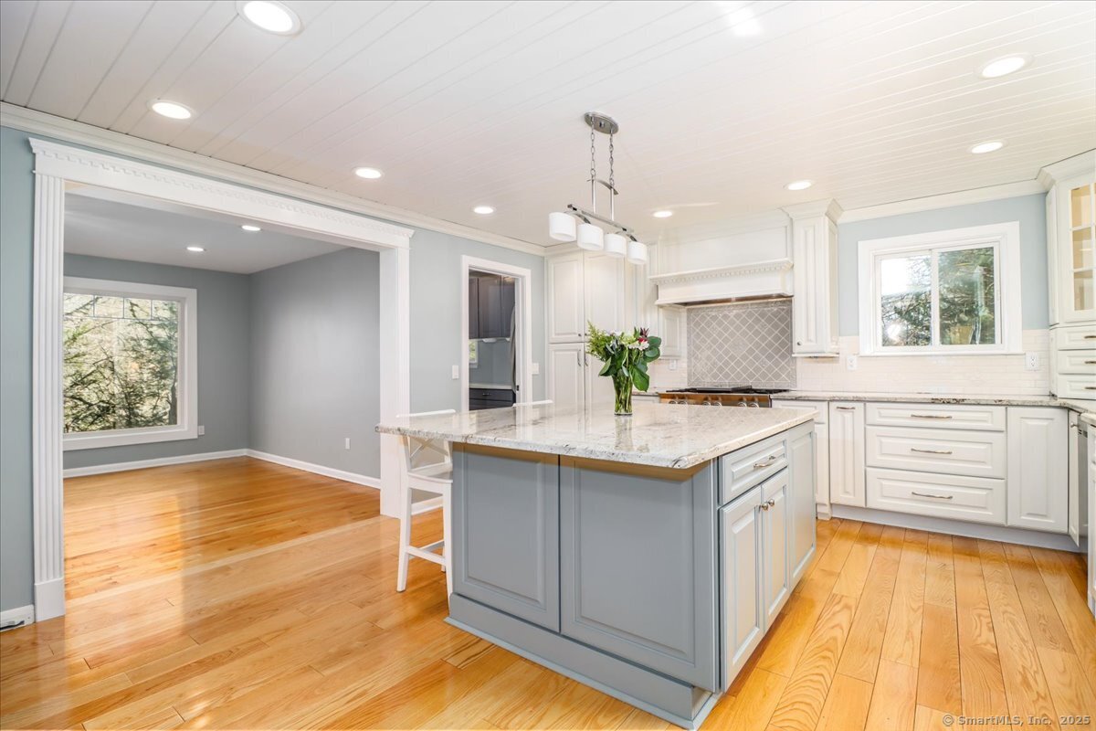 15 Pond View, Stamford, Connecticut 06903
