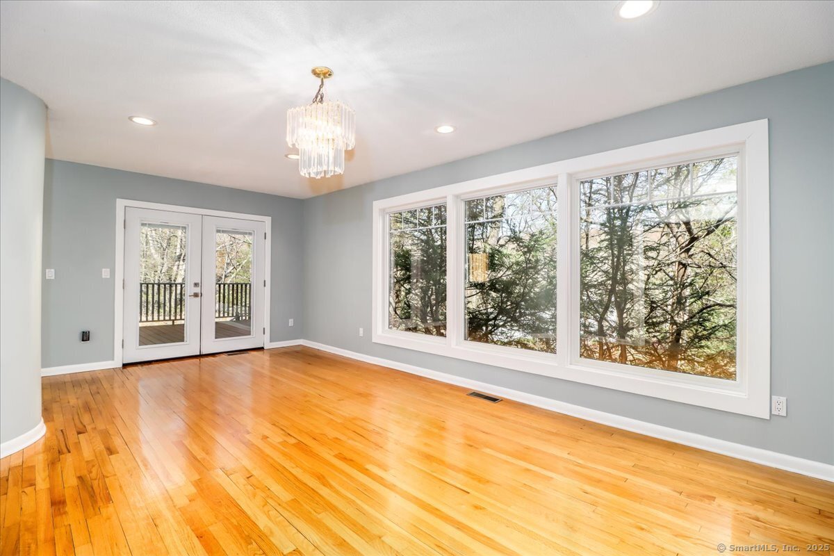 15 Pond View, Stamford, Connecticut 06903