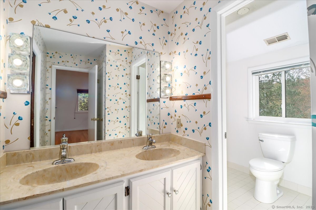 15 Pond View, Stamford, Connecticut 06903