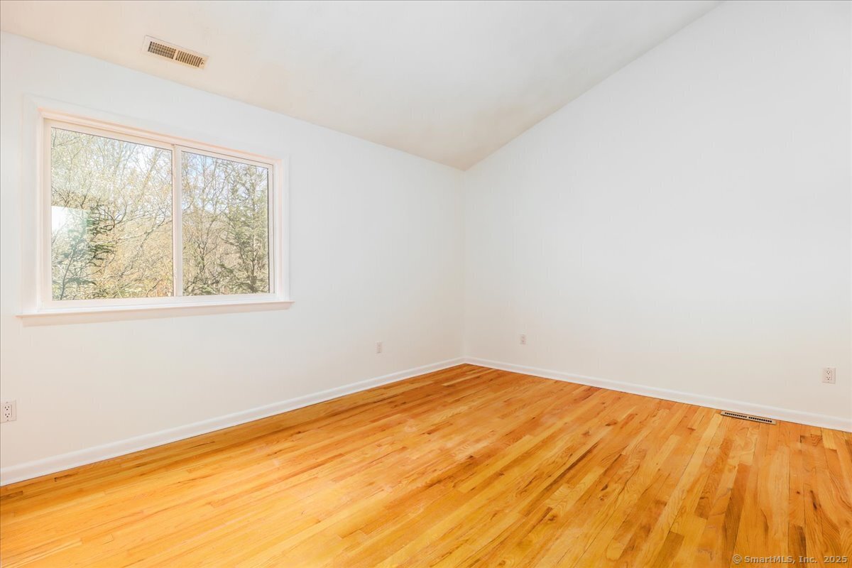 15 Pond View, Stamford, Connecticut 06903