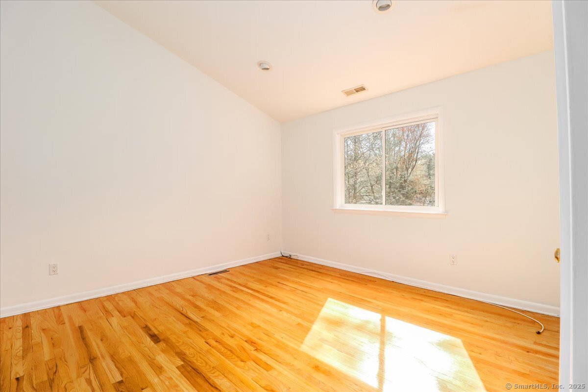 15 Pond View, Stamford, Connecticut 06903