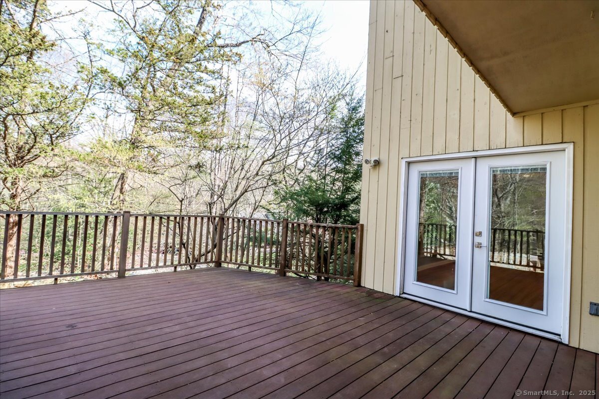15 Pond View, Stamford, Connecticut 06903