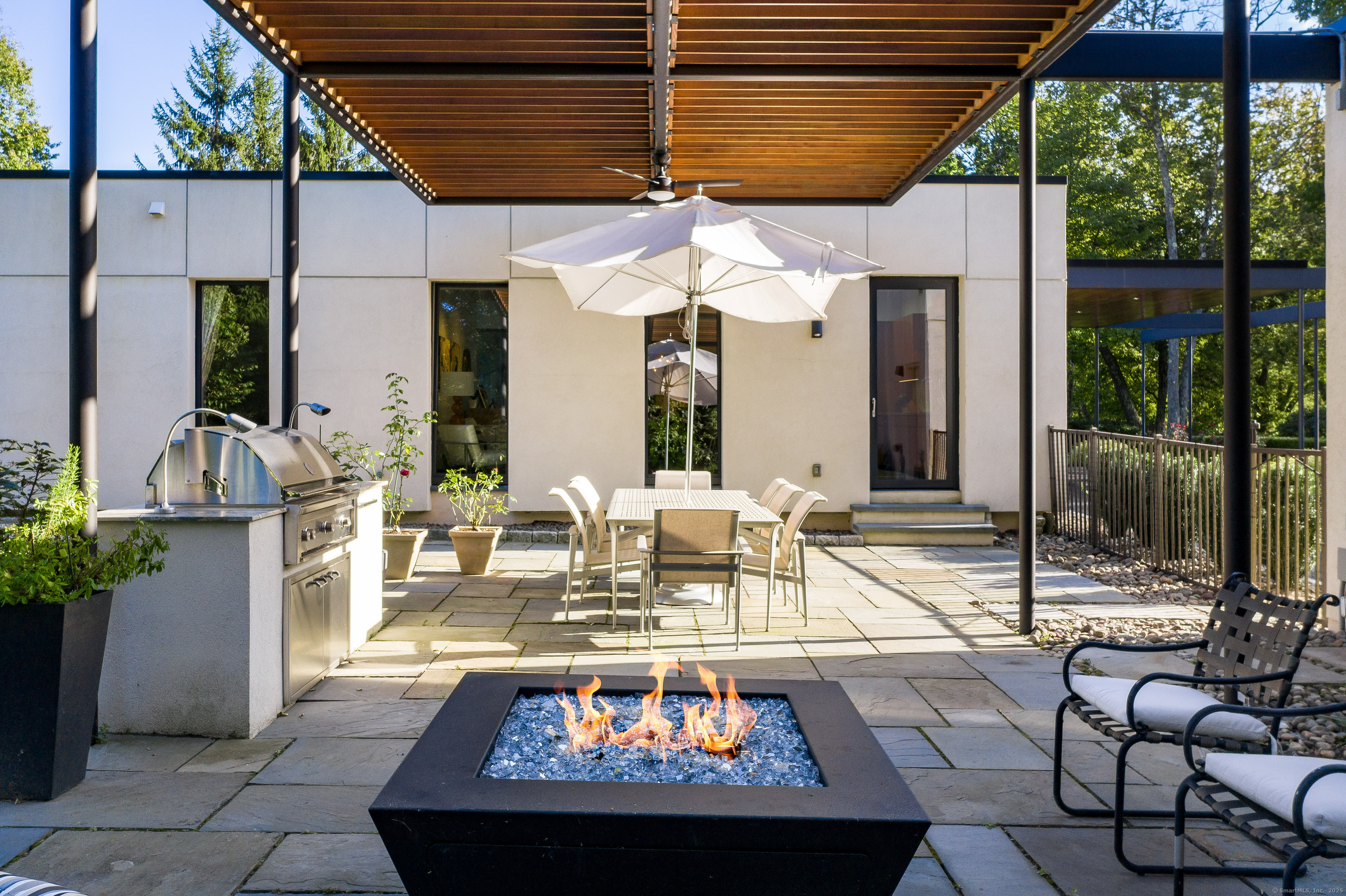 931 Ponus, New Canaan, Connecticut 06840