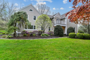 9 Blue Spruce Circle