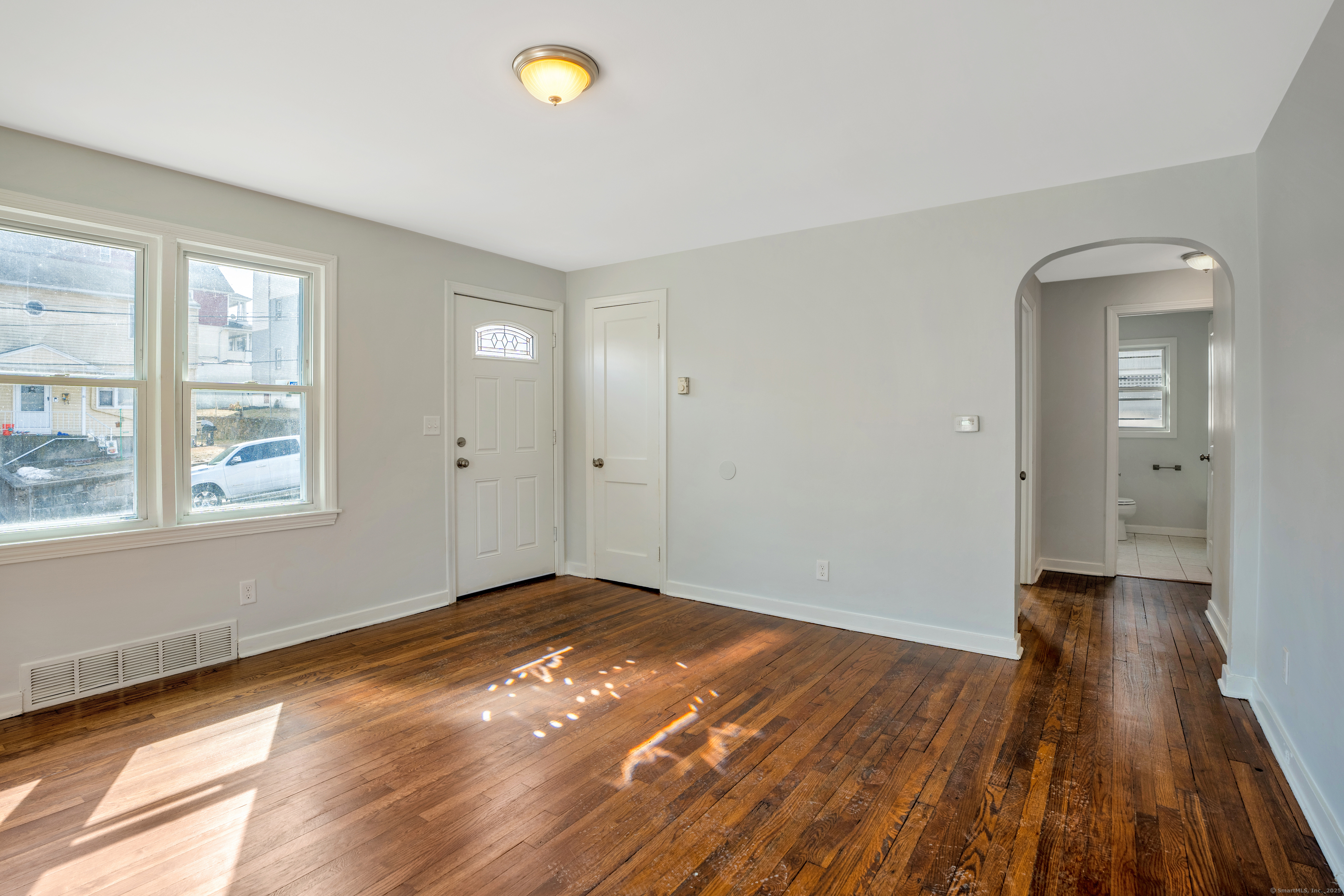 82 Sunnyside, Waterbury, Connecticut 06708