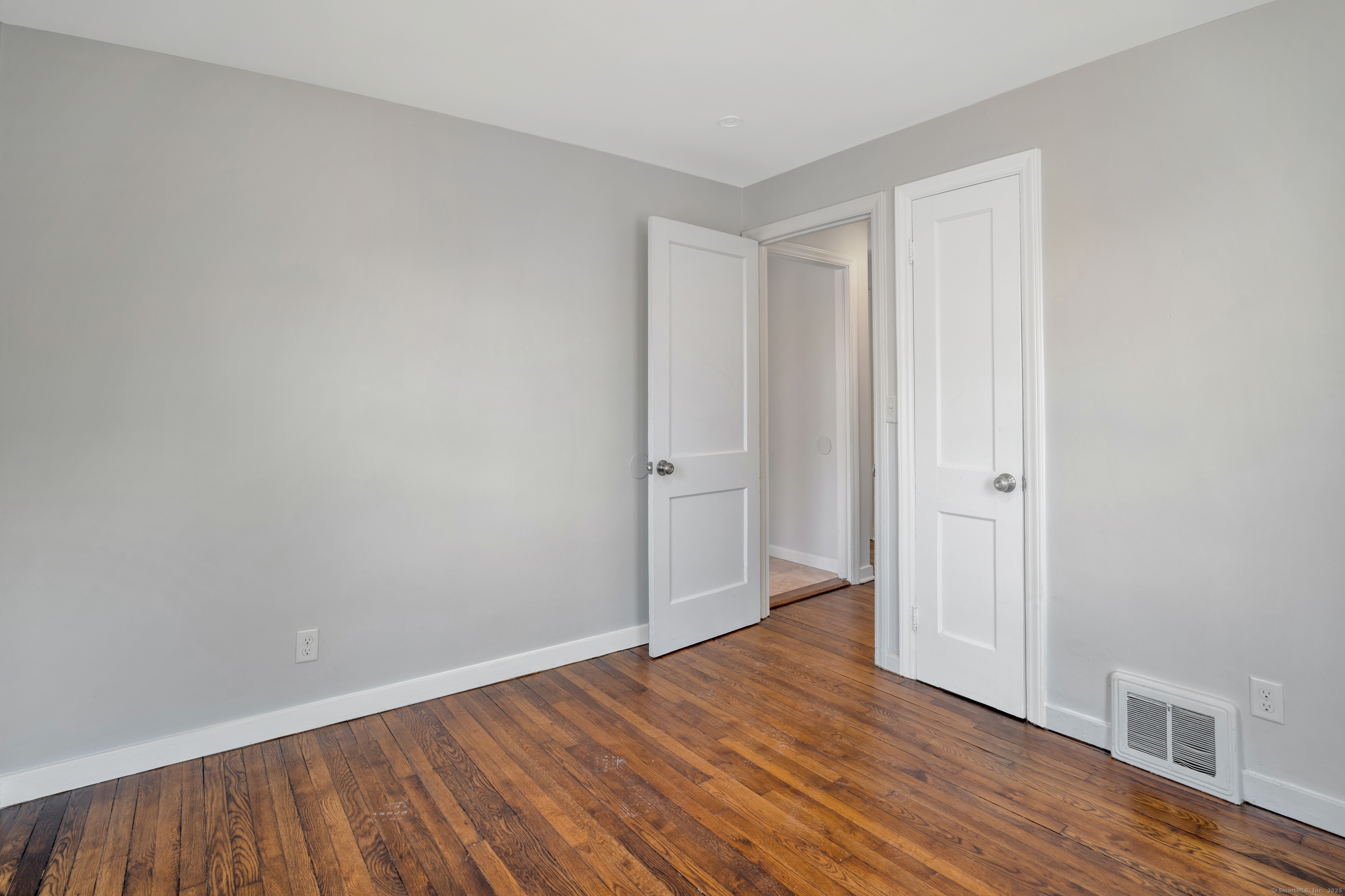 82 Sunnyside, Waterbury, Connecticut 06708