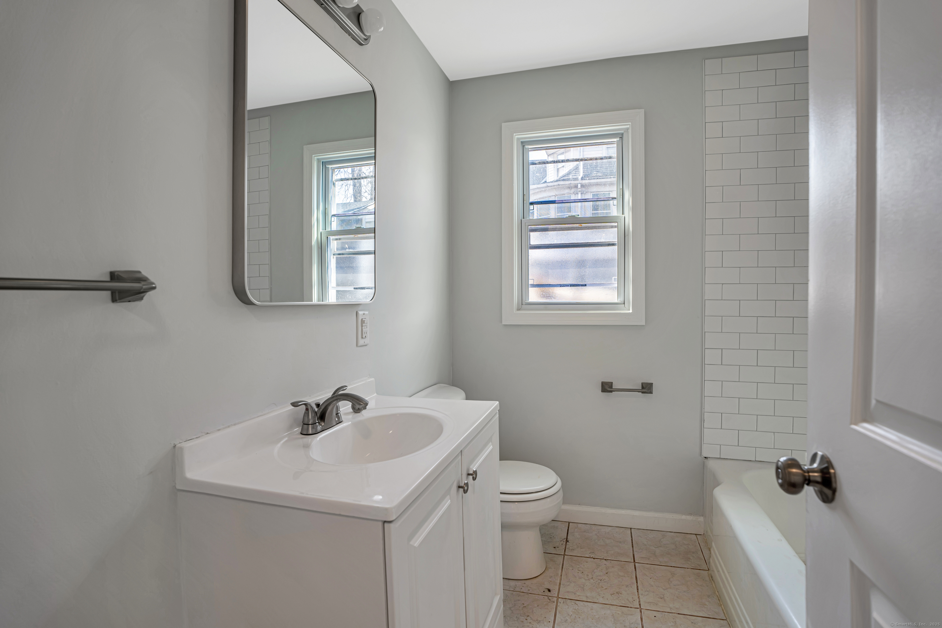 82 Sunnyside, Waterbury, Connecticut 06708