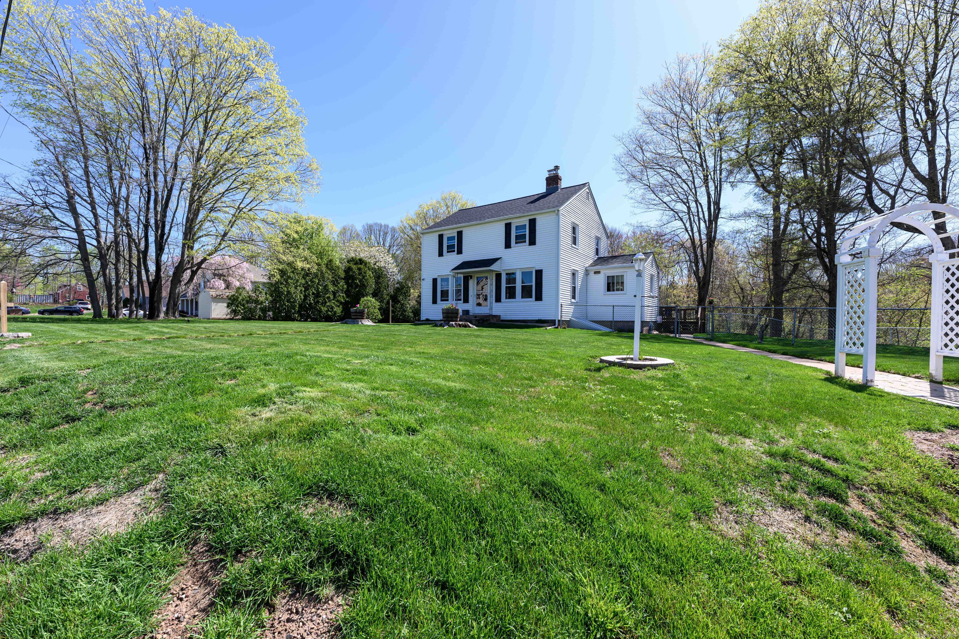 929 Totoket, North Branford, Connecticut 06472