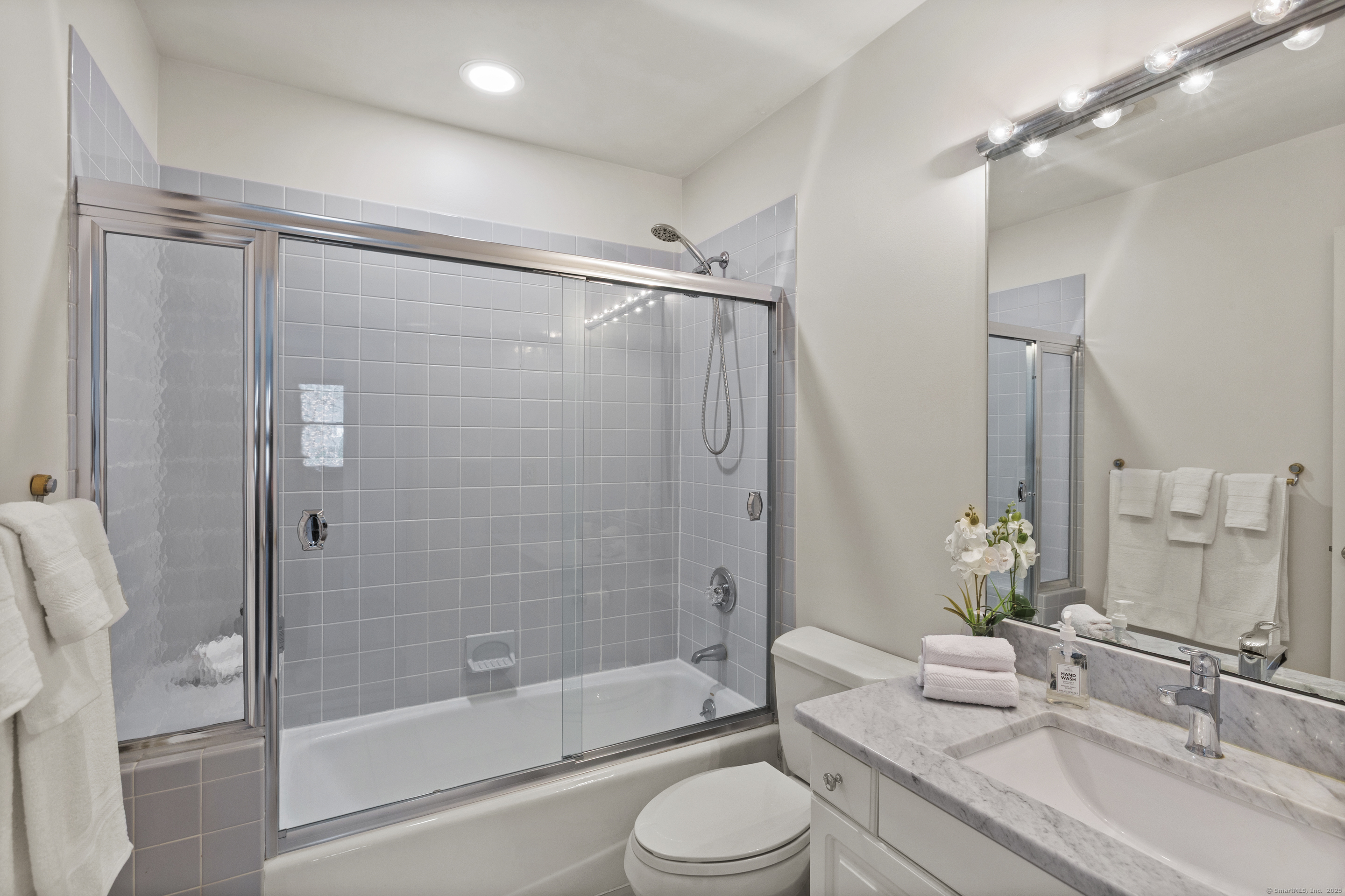 20 Maplewood, Danbury, Connecticut 06811
