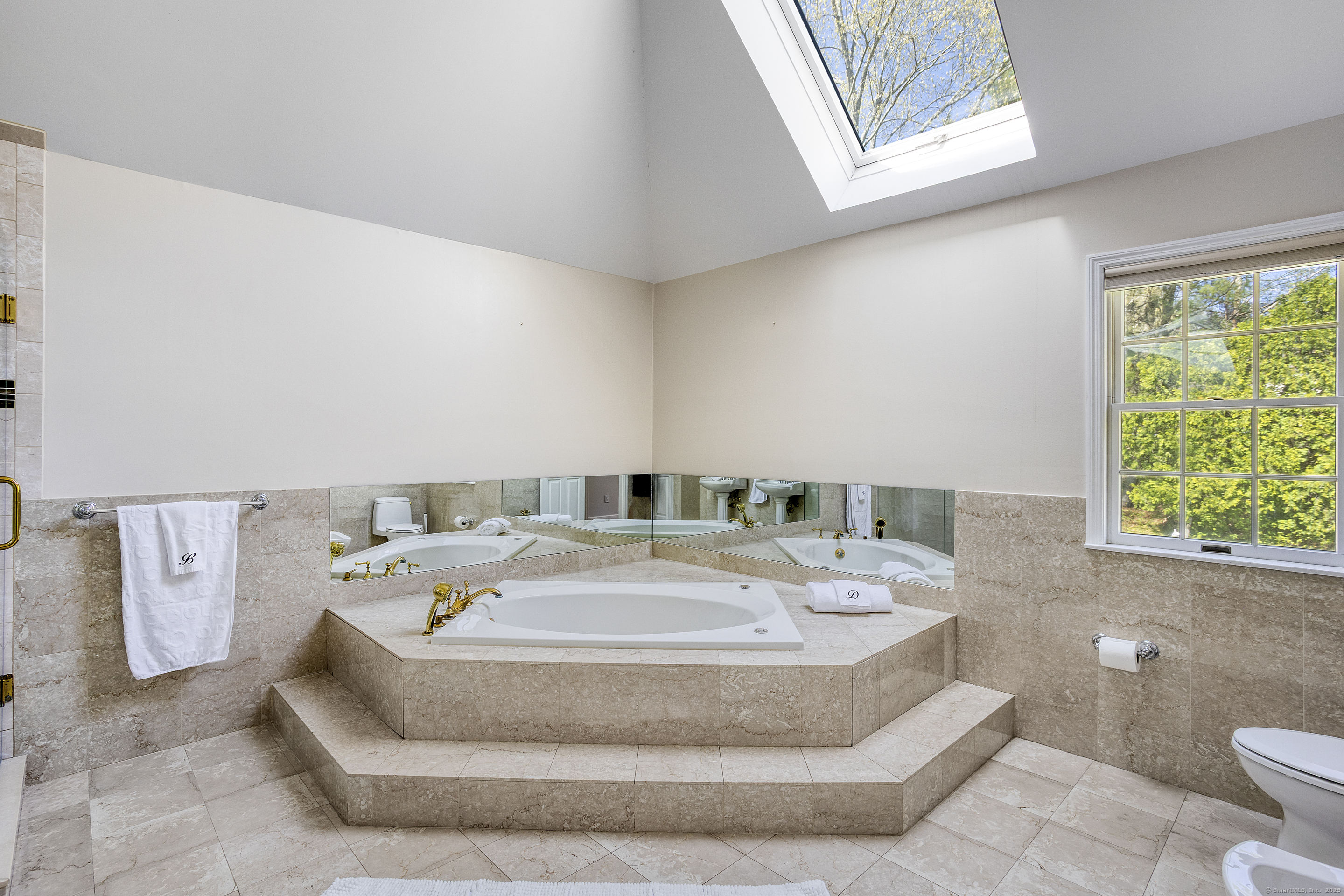 21 Centennial, Danbury, Connecticut 06811