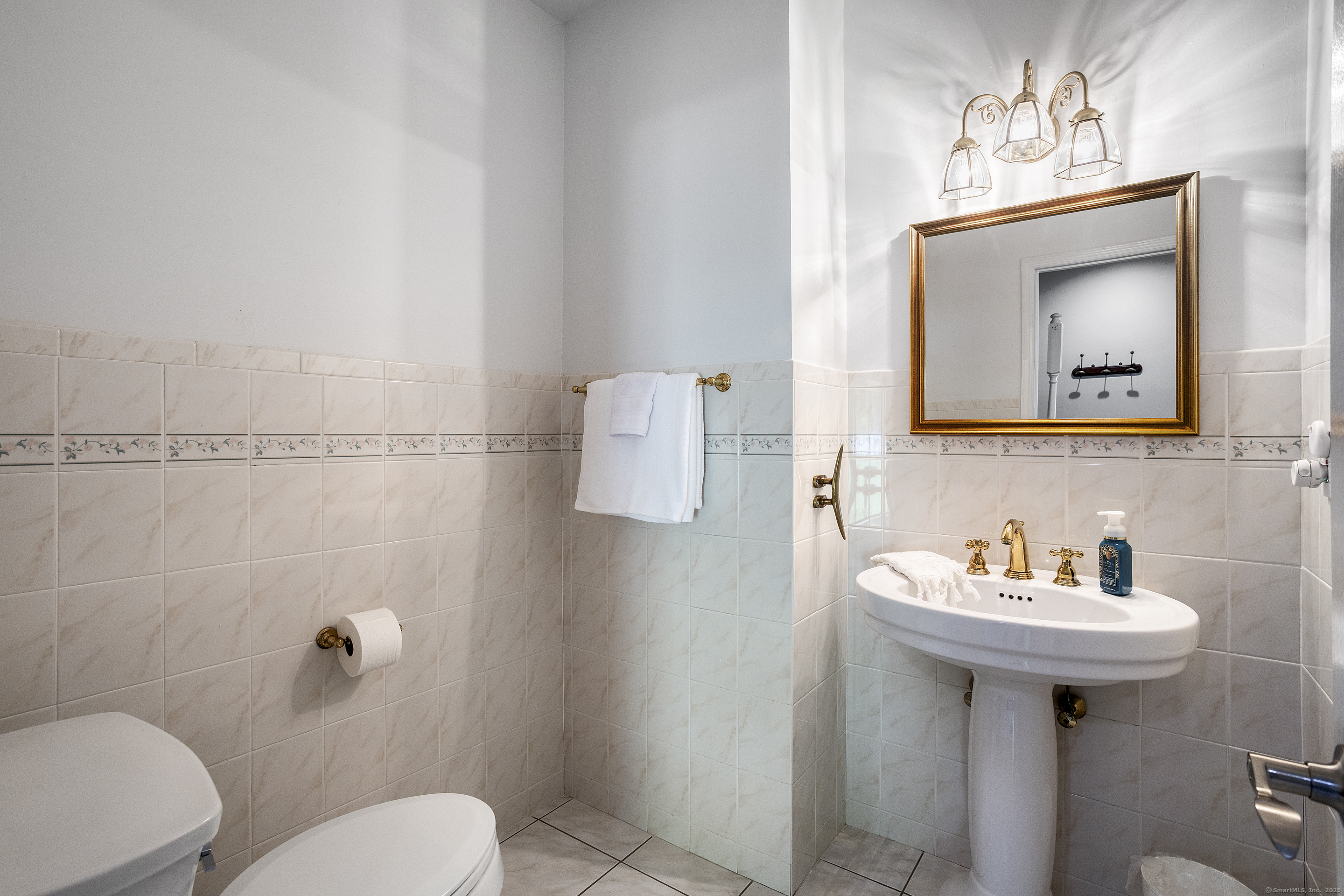 21 Centennial, Danbury, Connecticut 06811