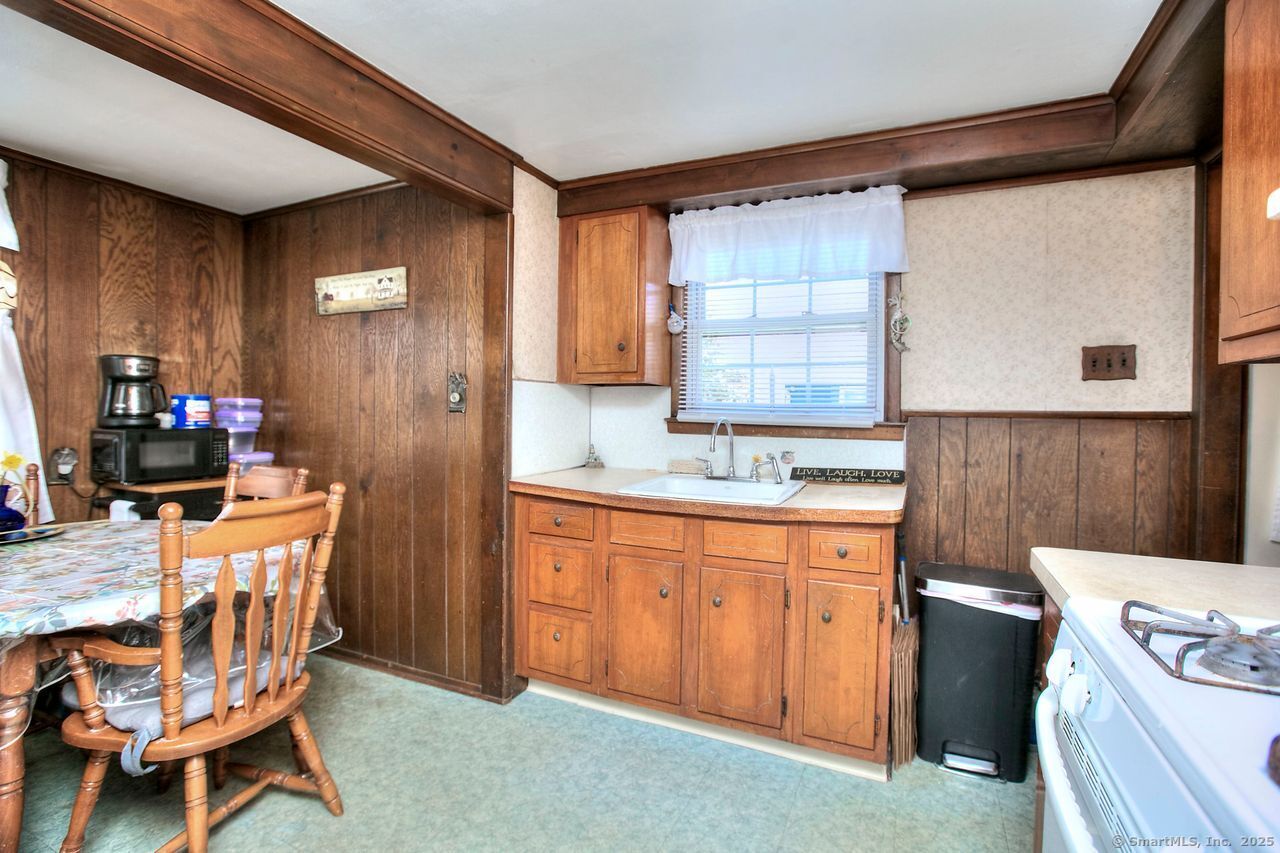 121 Victory, Stratford, Connecticut 06615