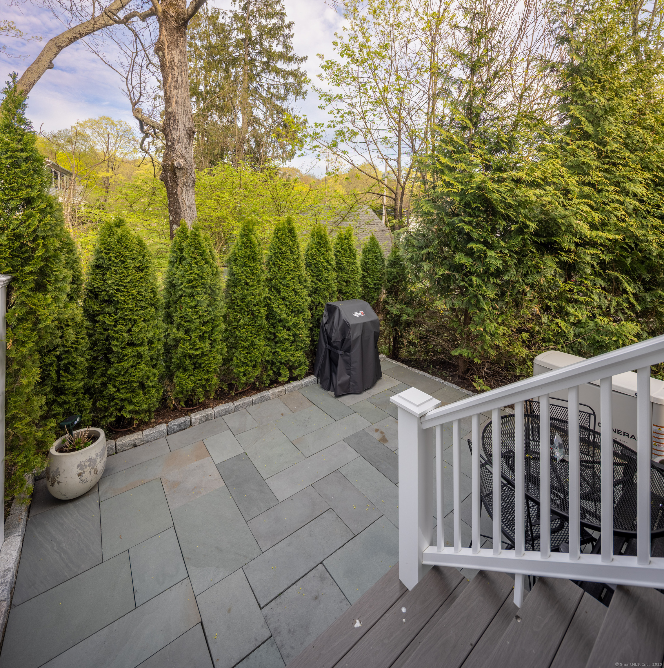 41 Jelliff Mill, New Canaan, Connecticut 06840