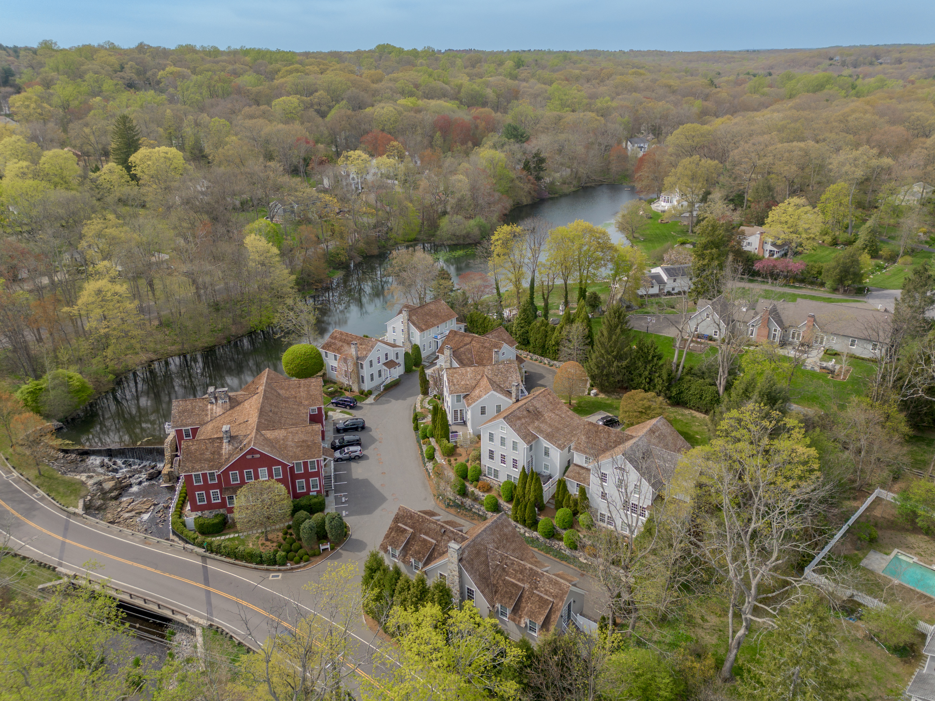 41 Jelliff Mill, New Canaan, Connecticut 06840