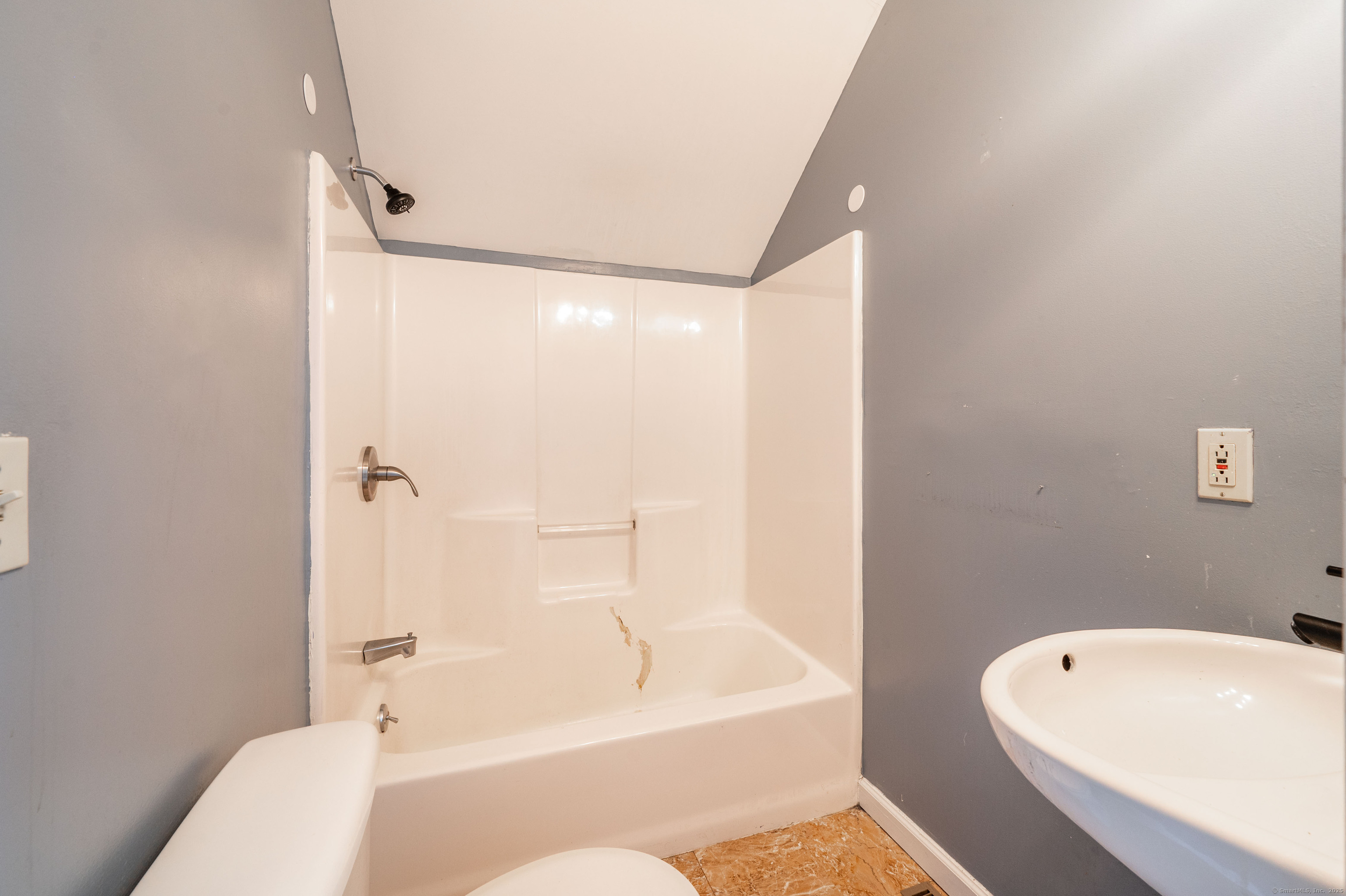 25 Stonegate, Southbury, Connecticut 06488