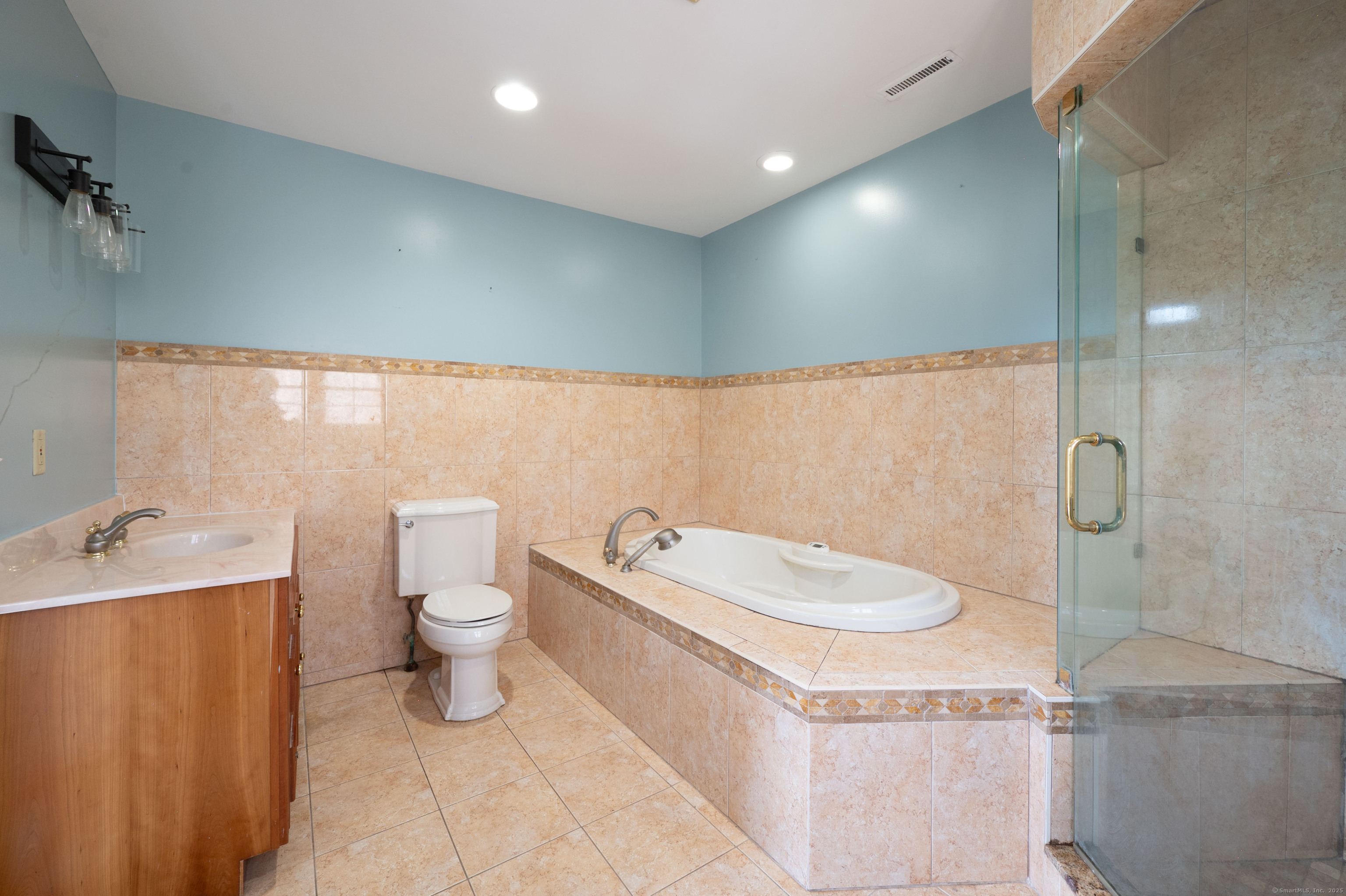 25 Stonegate, Southbury, Connecticut 06488