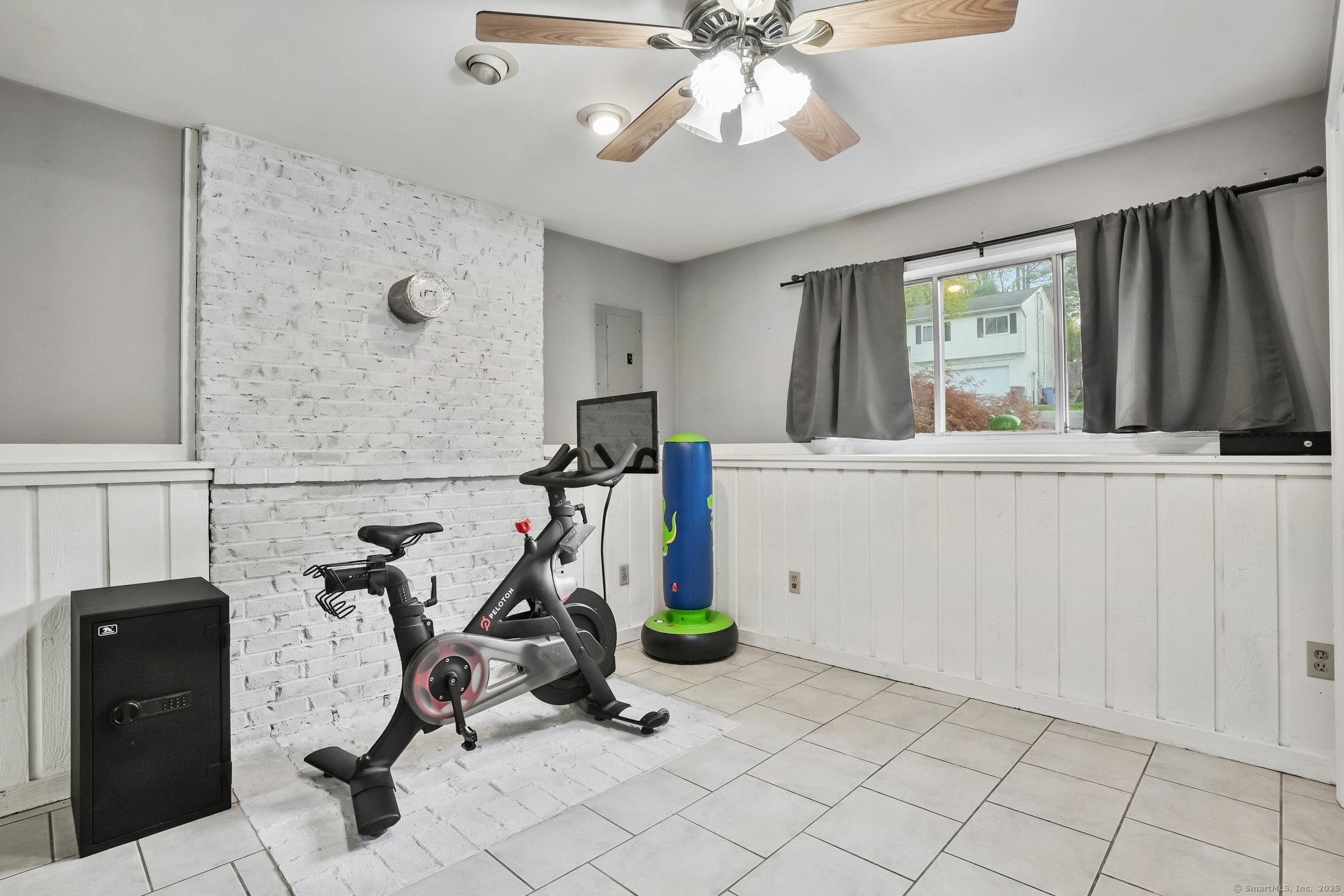 25 Tuxedo, Shelton, Connecticut 06484