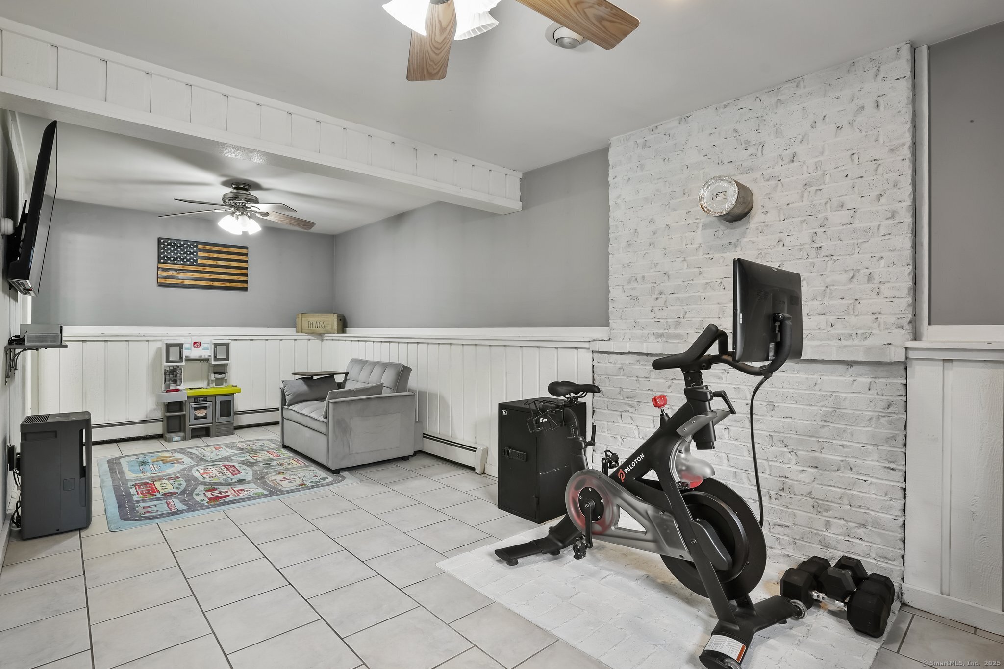 25 Tuxedo, Shelton, Connecticut 06484