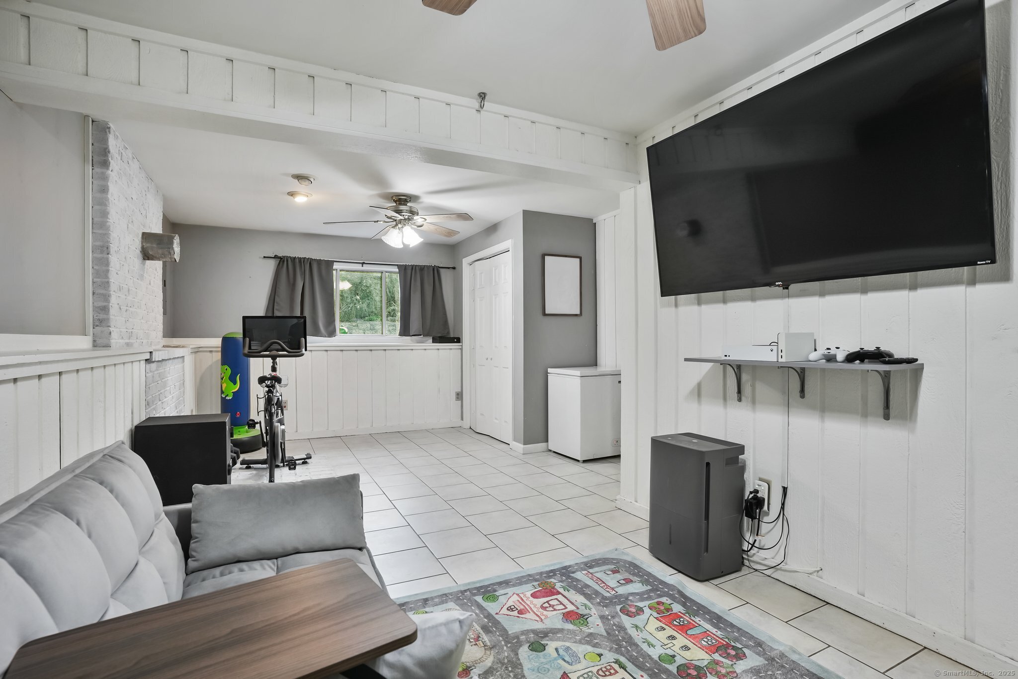 25 Tuxedo, Shelton, Connecticut 06484