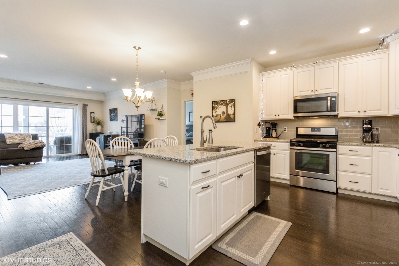 1026 Country View, Danbury, Connecticut 06810