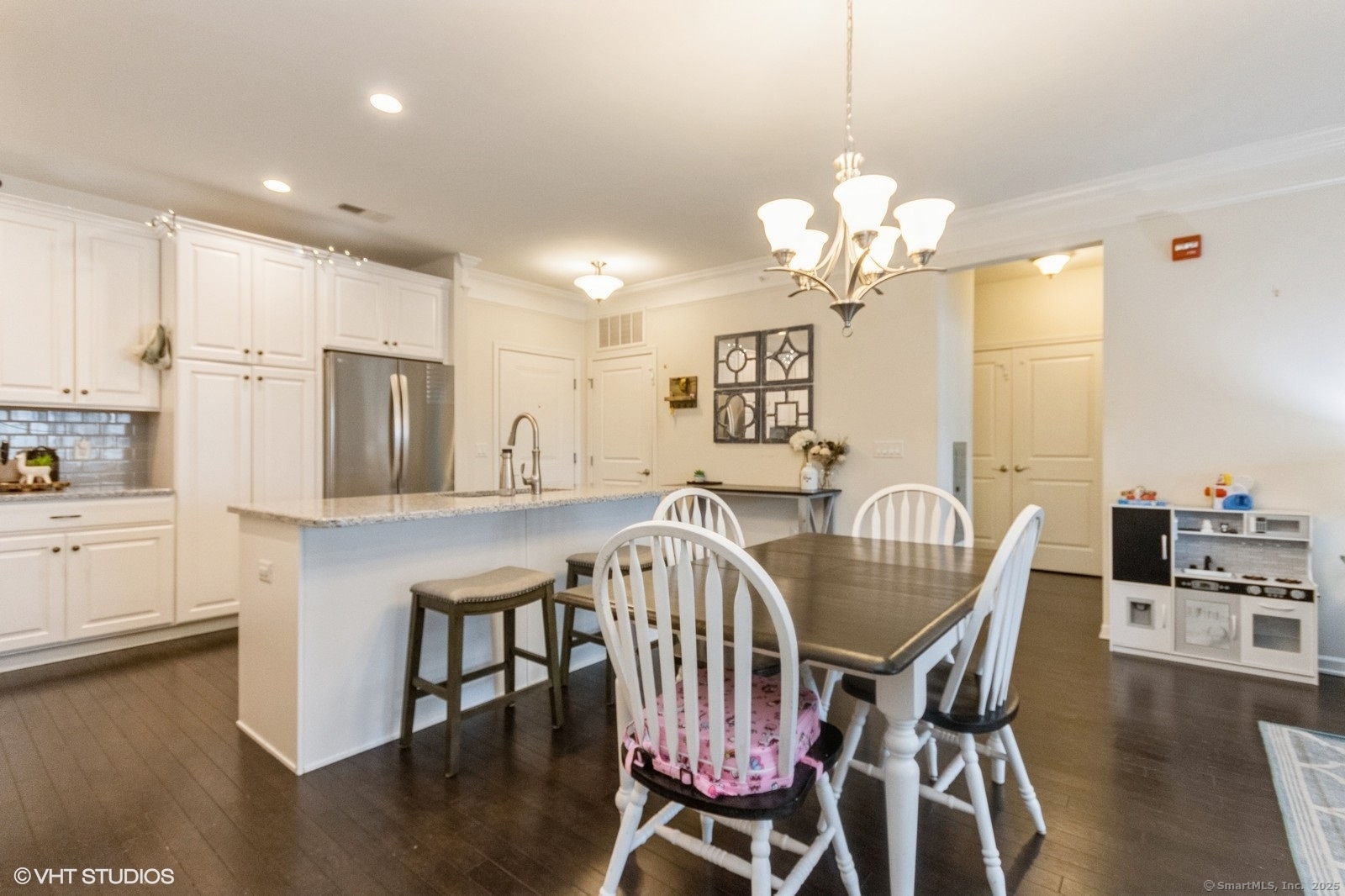 1026 Country View, Danbury, Connecticut 06810