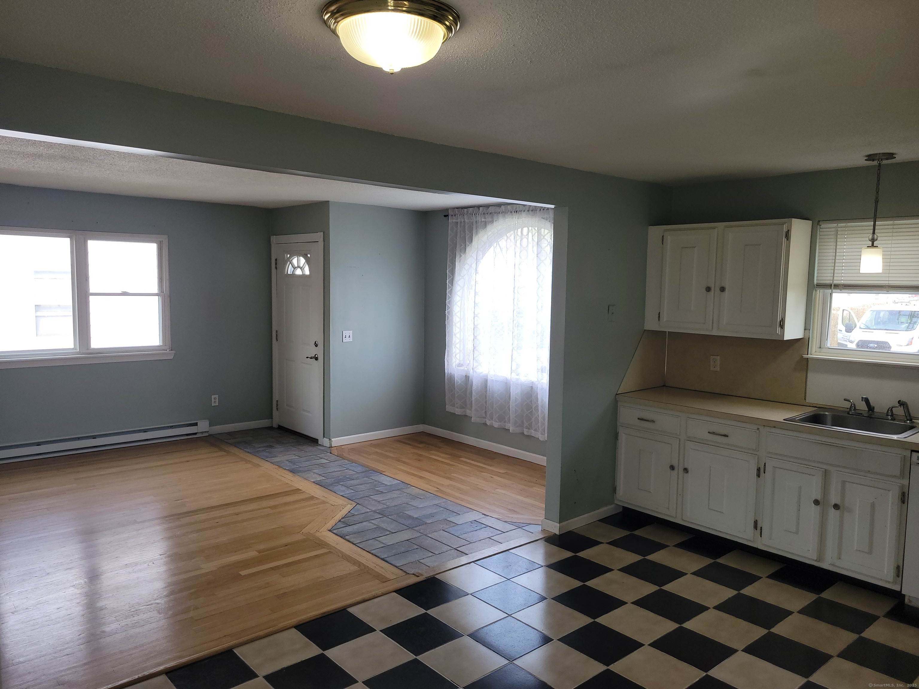 66 Macnamara, Waterbury, Connecticut 06708