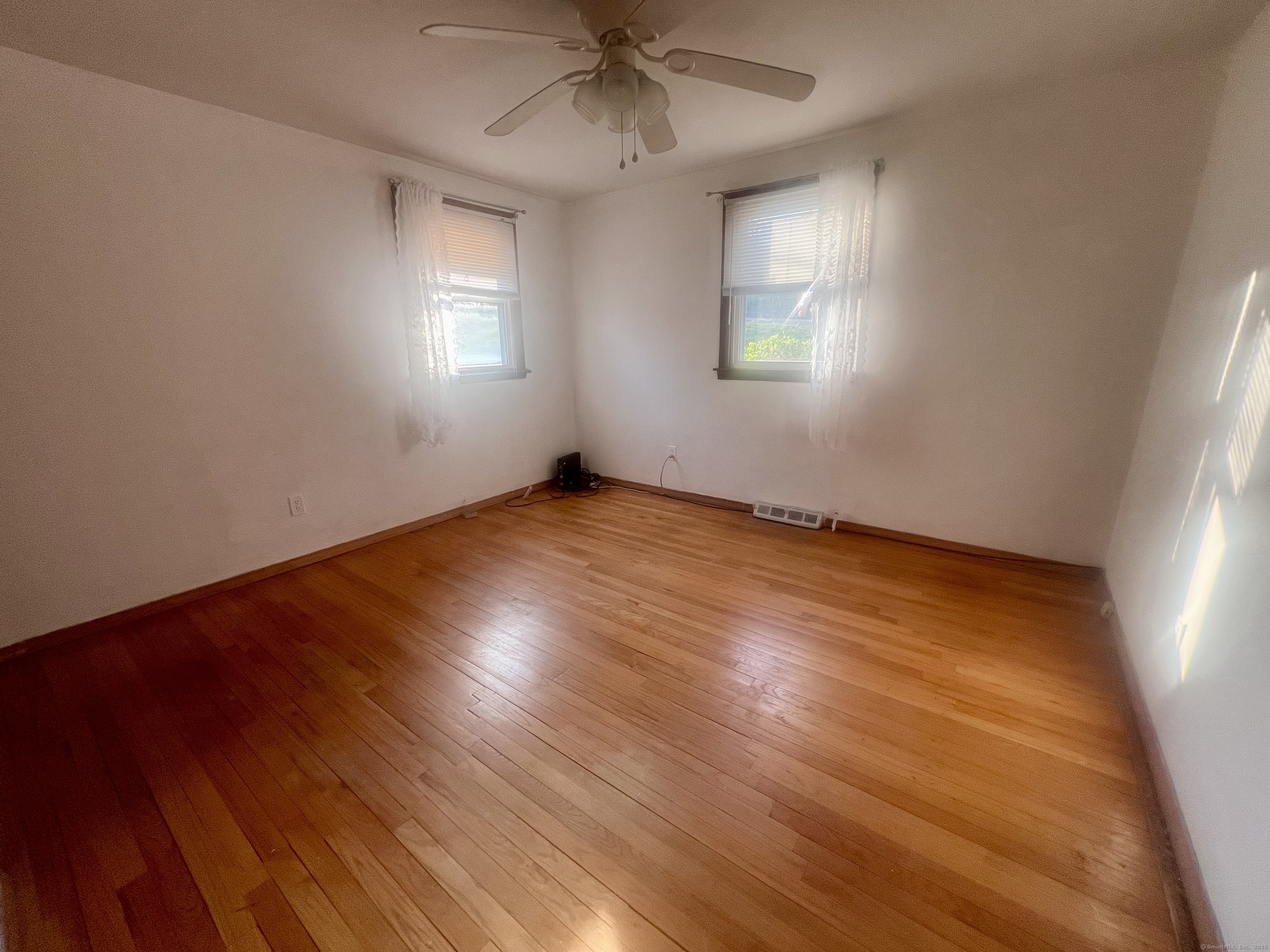 8 Tetlow, West Haven, Connecticut 06516