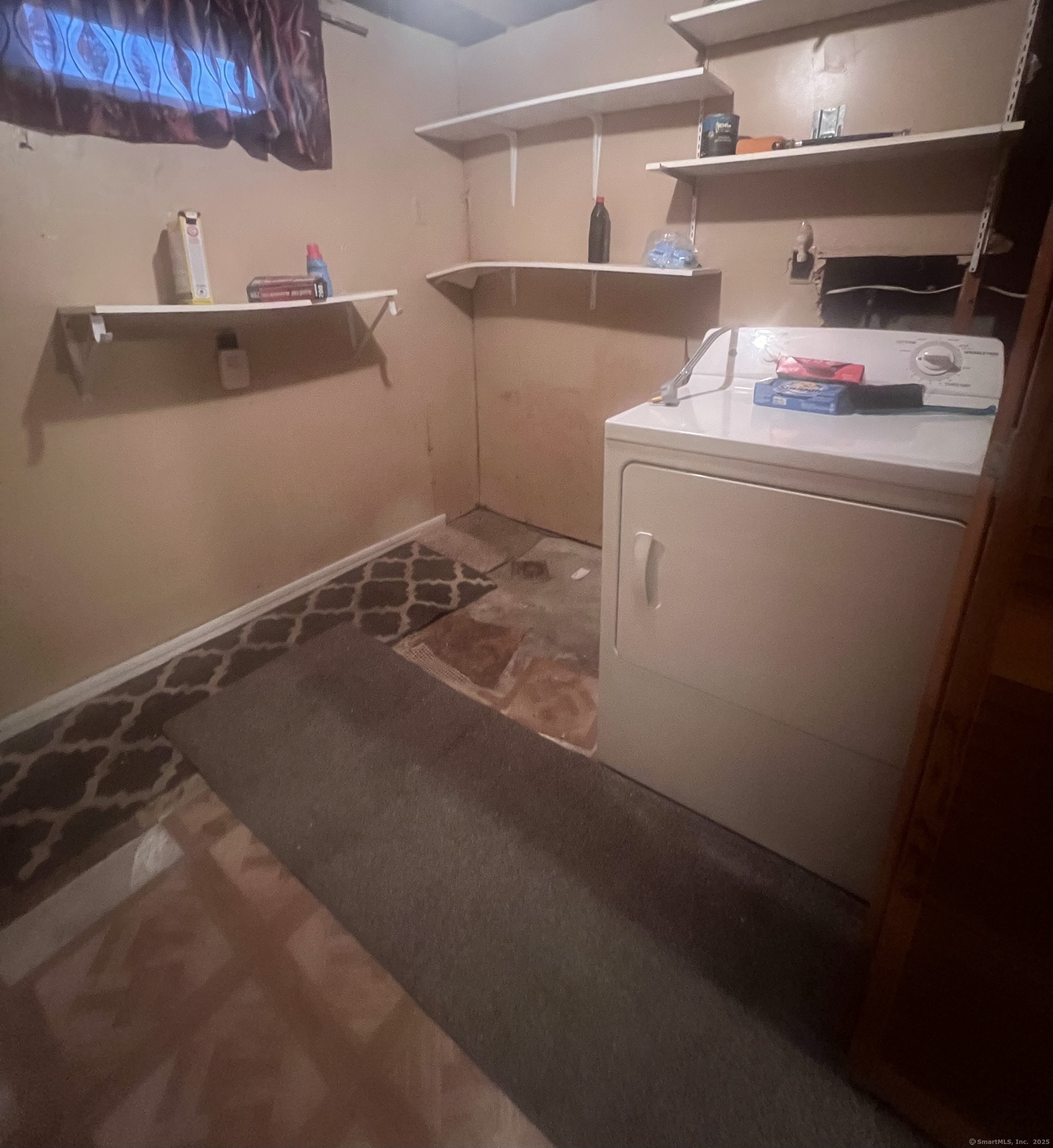 8 Tetlow, West Haven, Connecticut 06516
