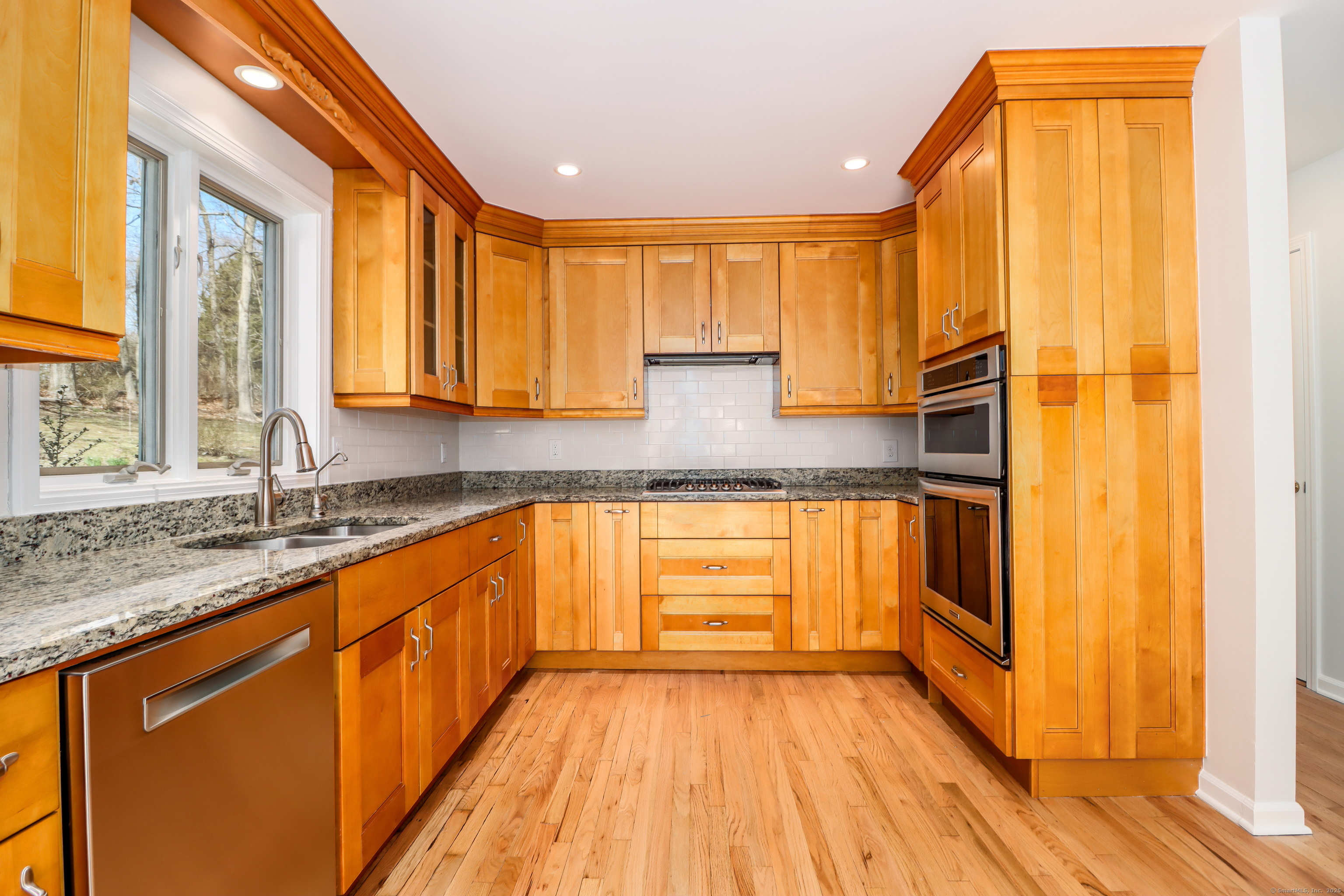 73A Long Meadow Hill, Brookfield, Connecticut 06804