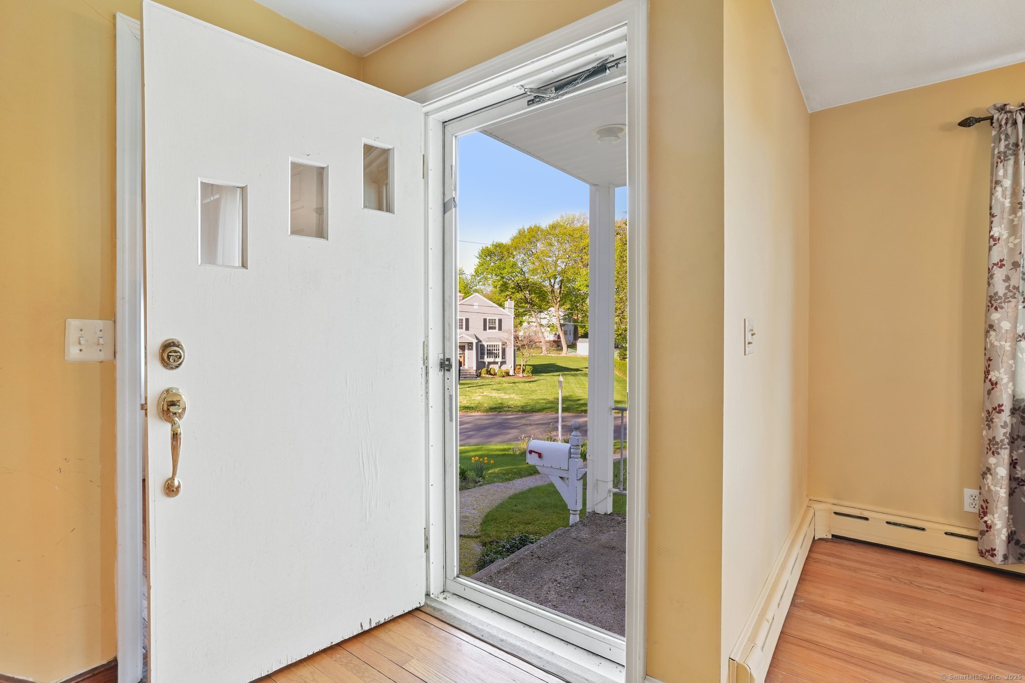 83 Guilford, Trumbull, Connecticut 06611