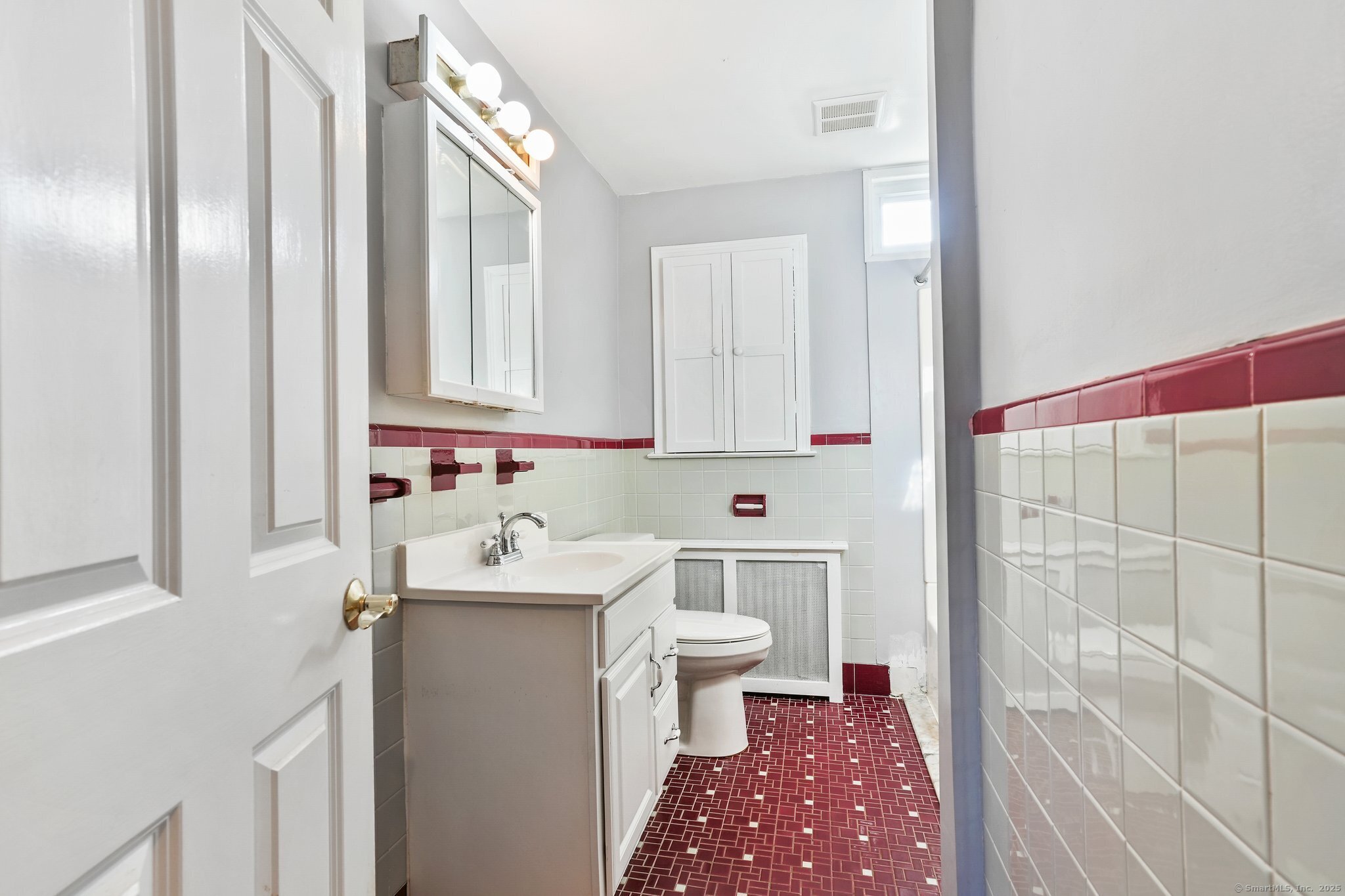 83 Guilford, Trumbull, Connecticut 06611