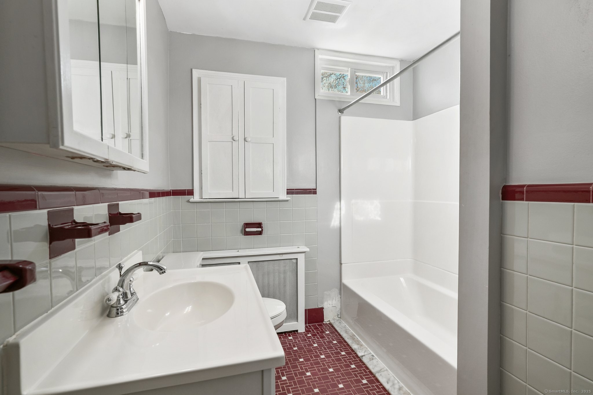 83 Guilford, Trumbull, Connecticut 06611