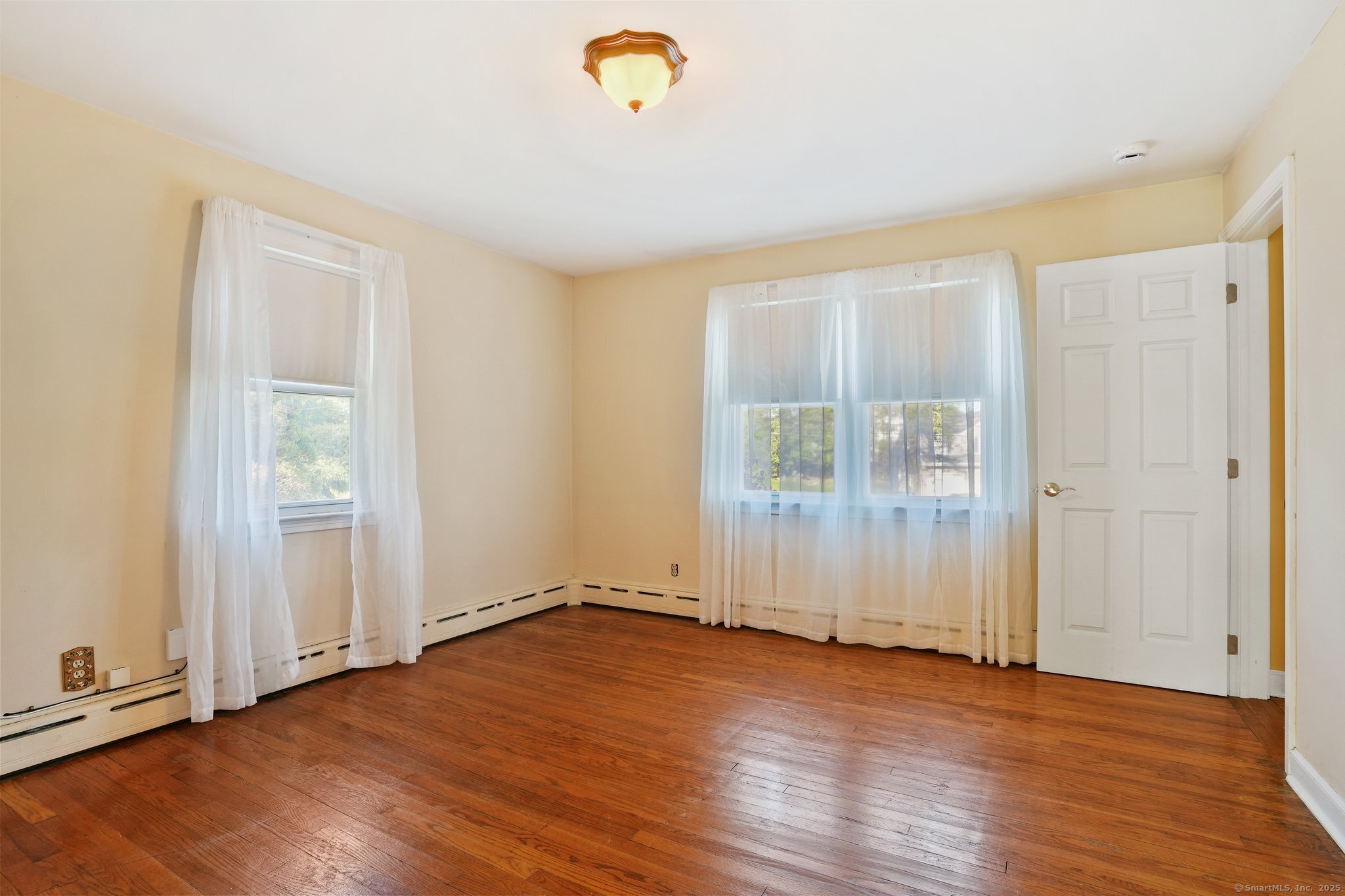 83 Guilford, Trumbull, Connecticut 06611