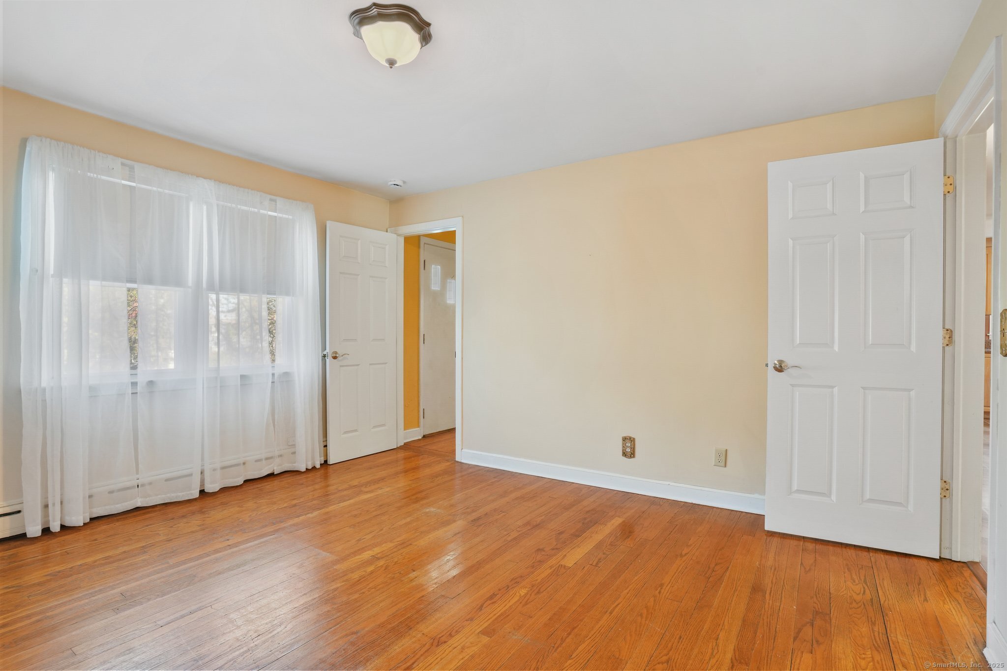 83 Guilford, Trumbull, Connecticut 06611