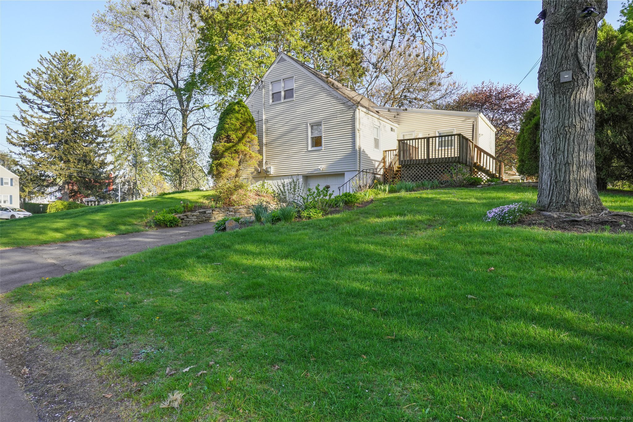 83 Guilford, Trumbull, Connecticut 06611