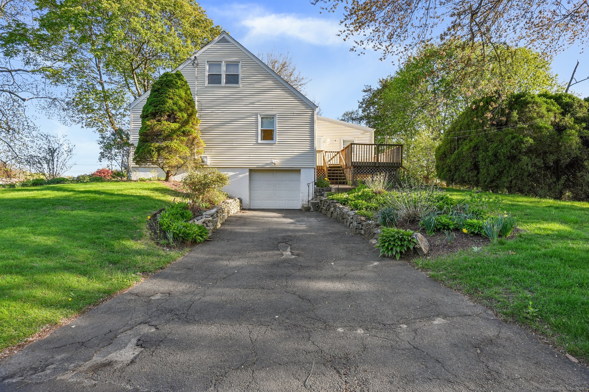 83 Guilford, Trumbull, Connecticut 06611