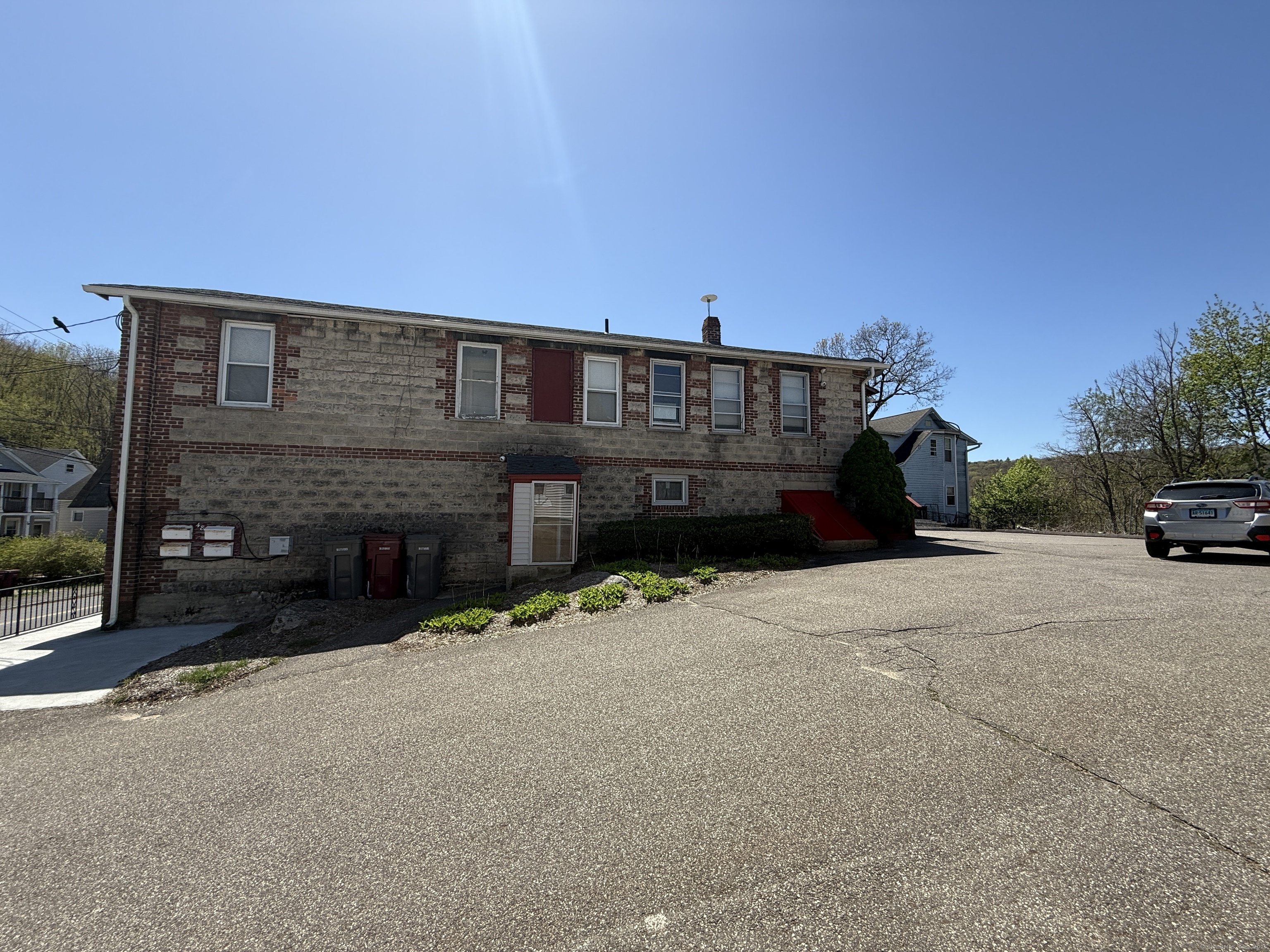 48 High, Naugatuck, Connecticut 06770