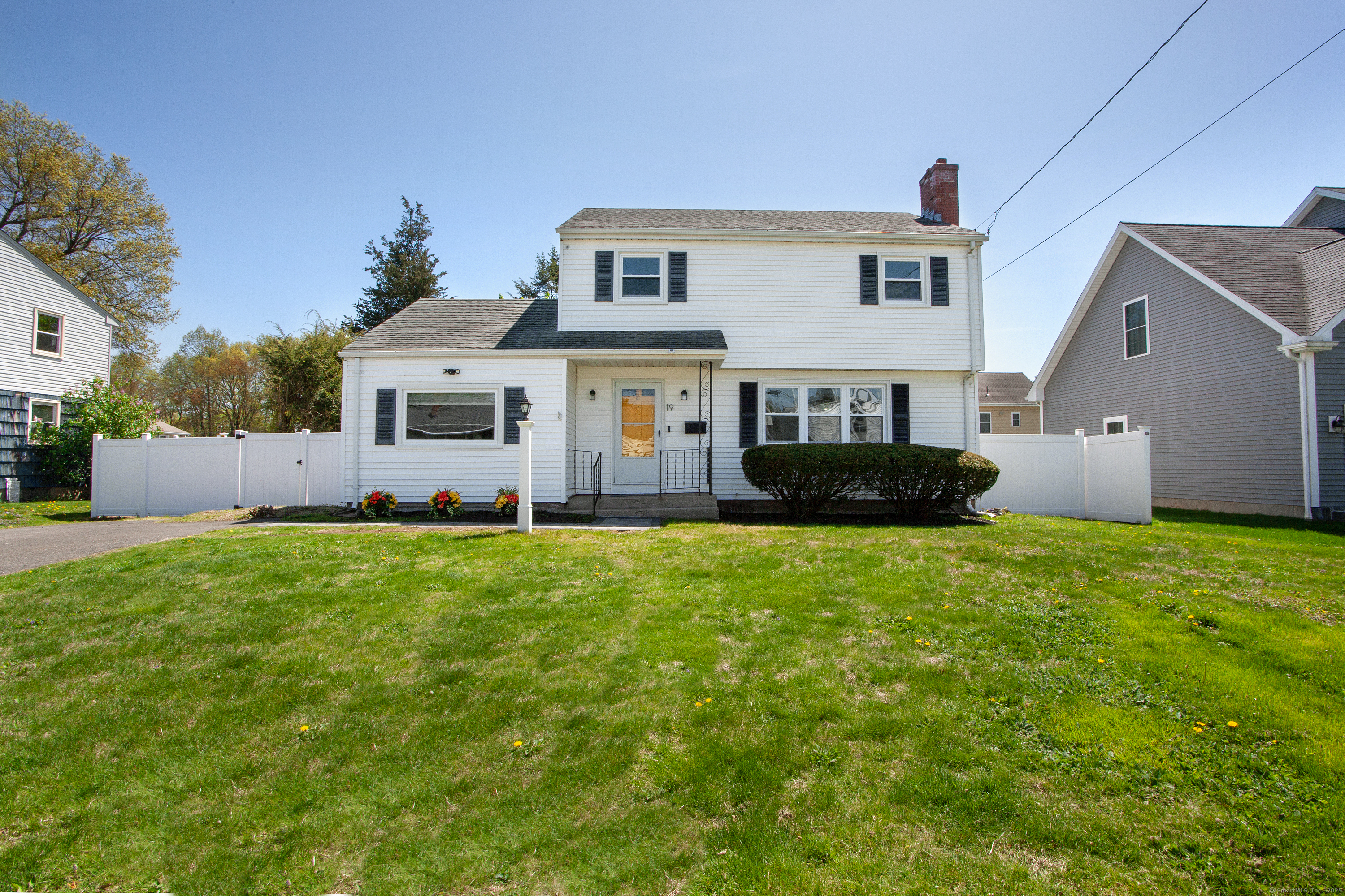 19 Pine Street Newington CT