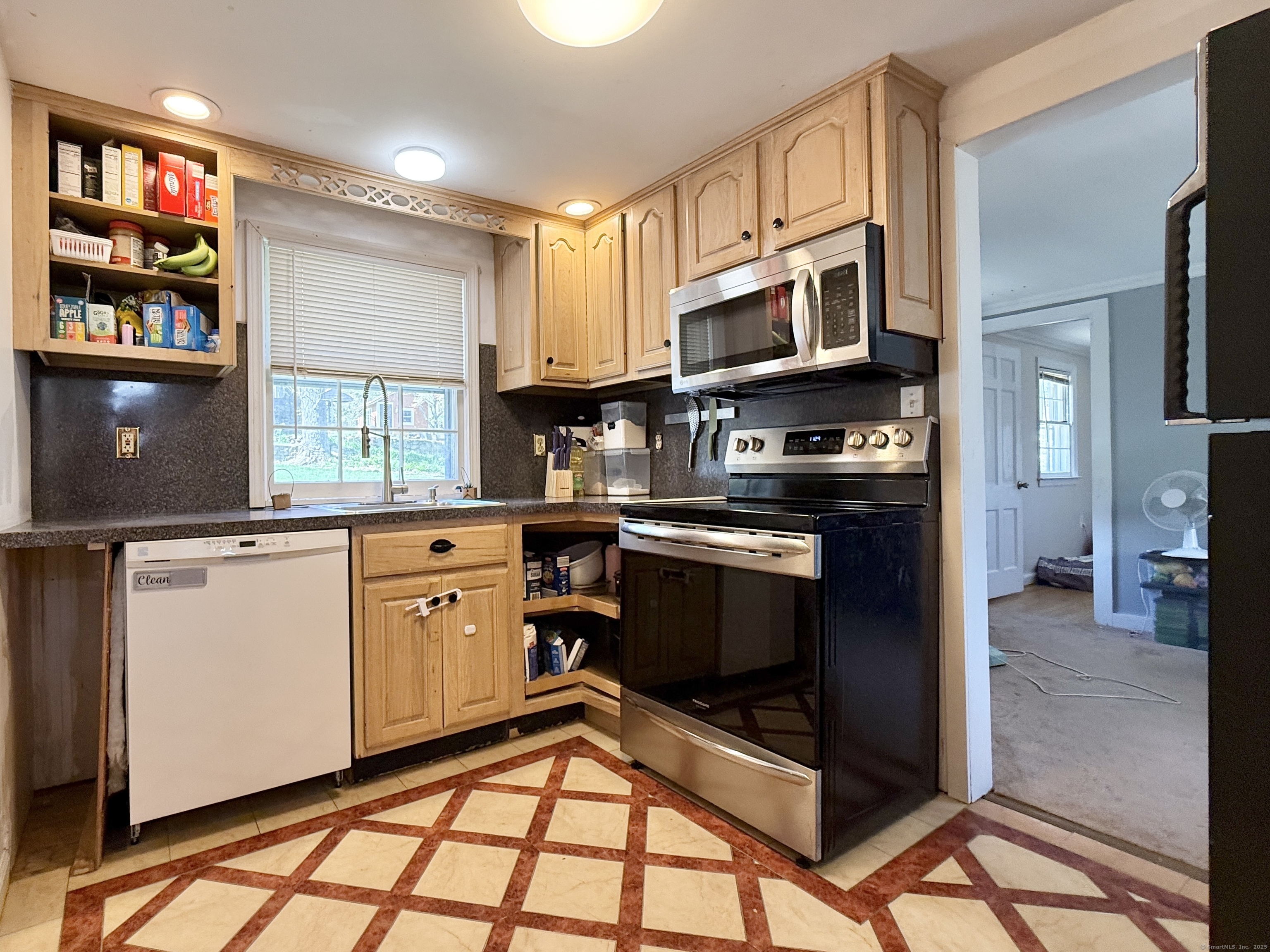 50 Downs, Monroe, Connecticut 06468