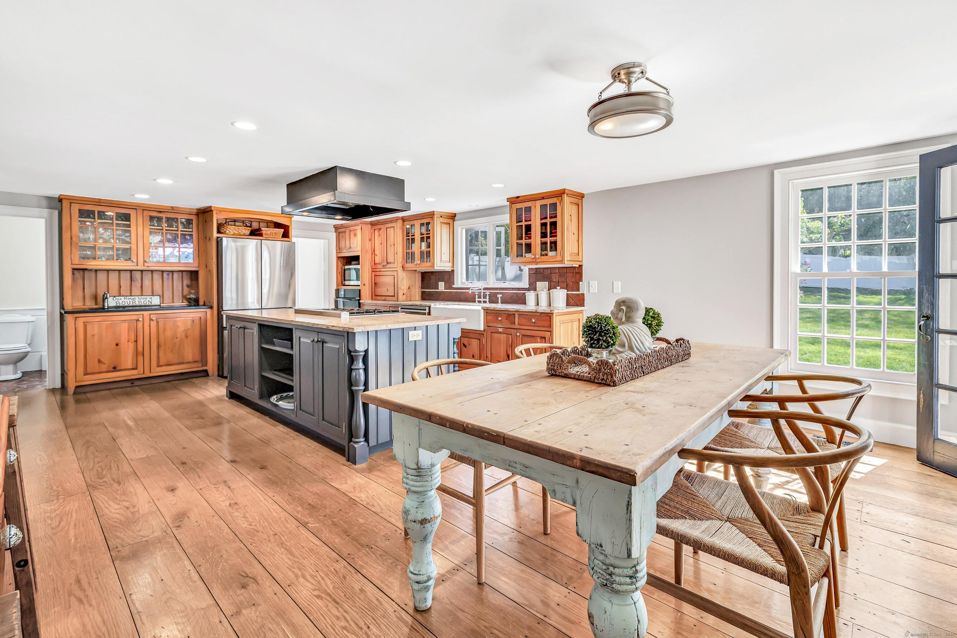 385 Brookside, Fairfield, Connecticut 06824
