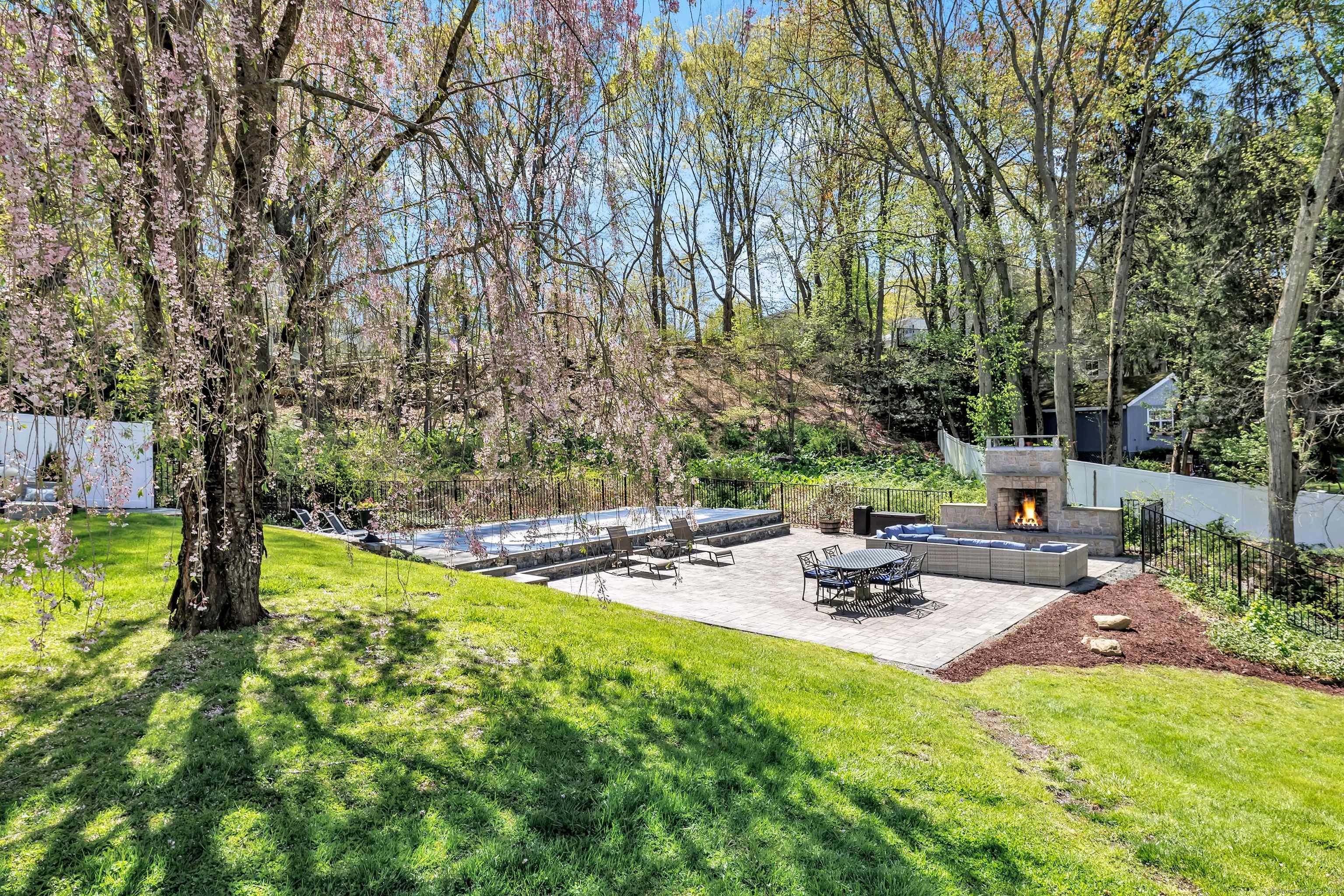 385 Brookside, Fairfield, Connecticut 06824