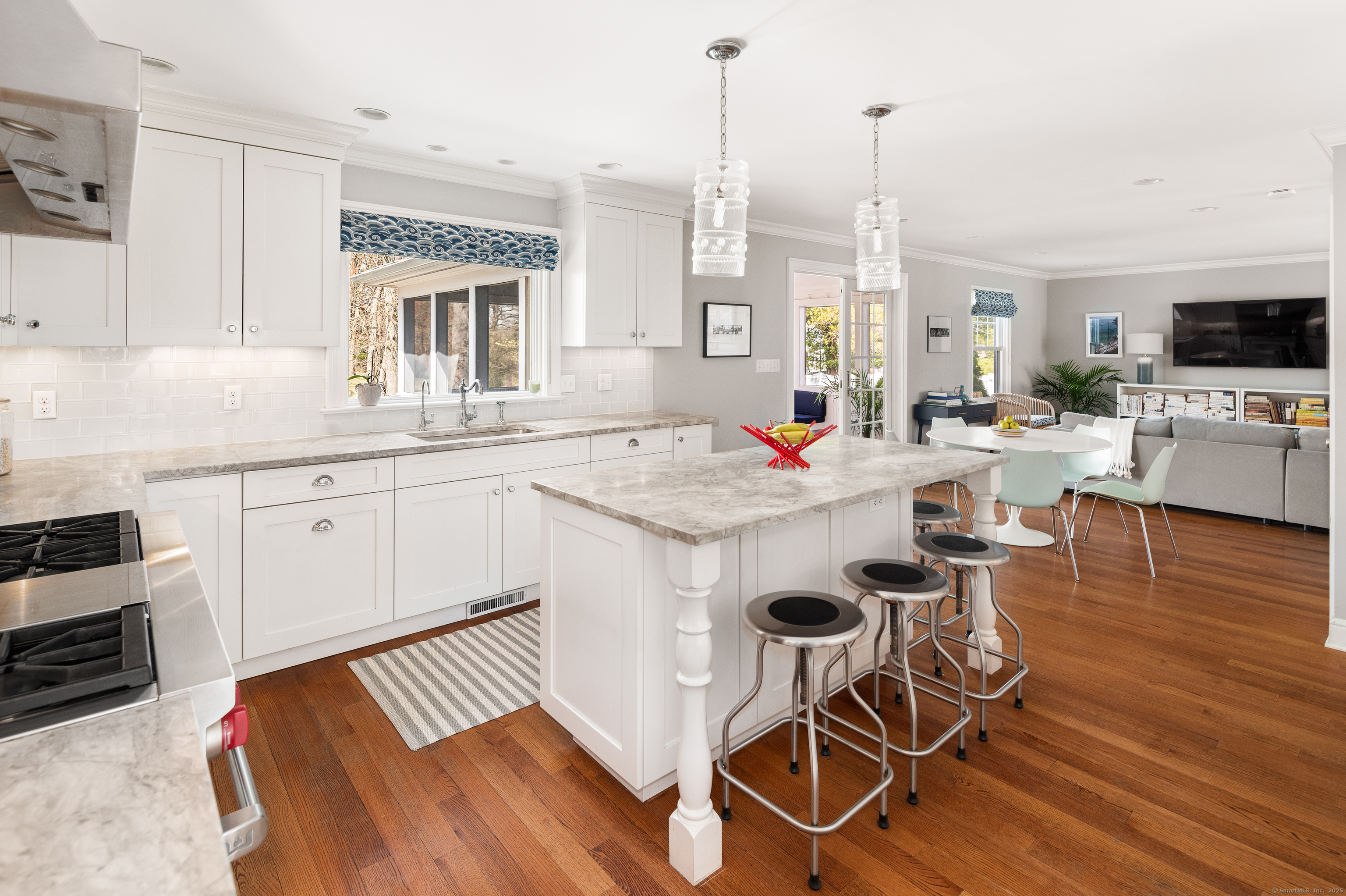 2 Lakeview, Greenwich, Connecticut 06878