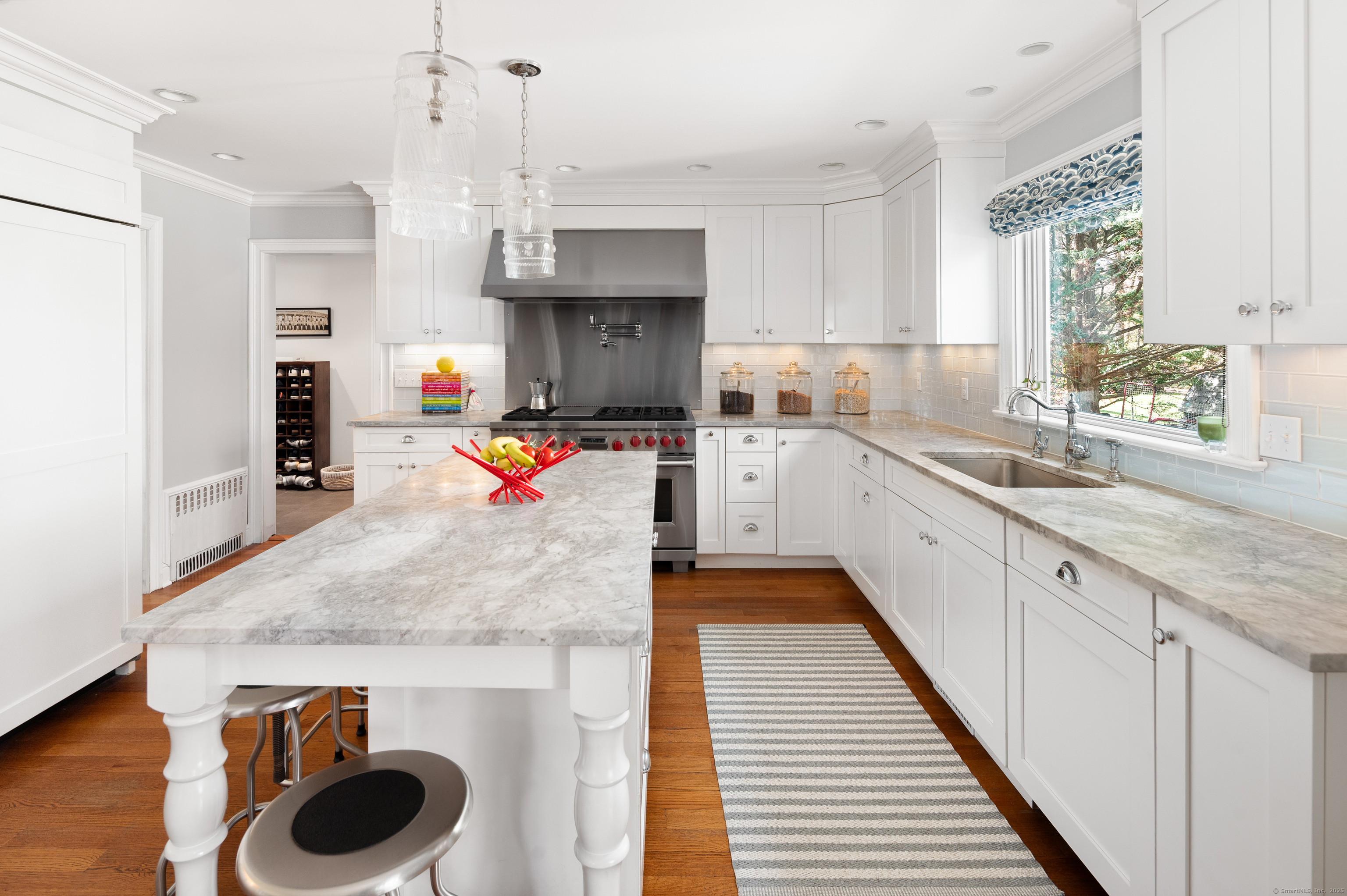 2 Lakeview, Greenwich, Connecticut 06878