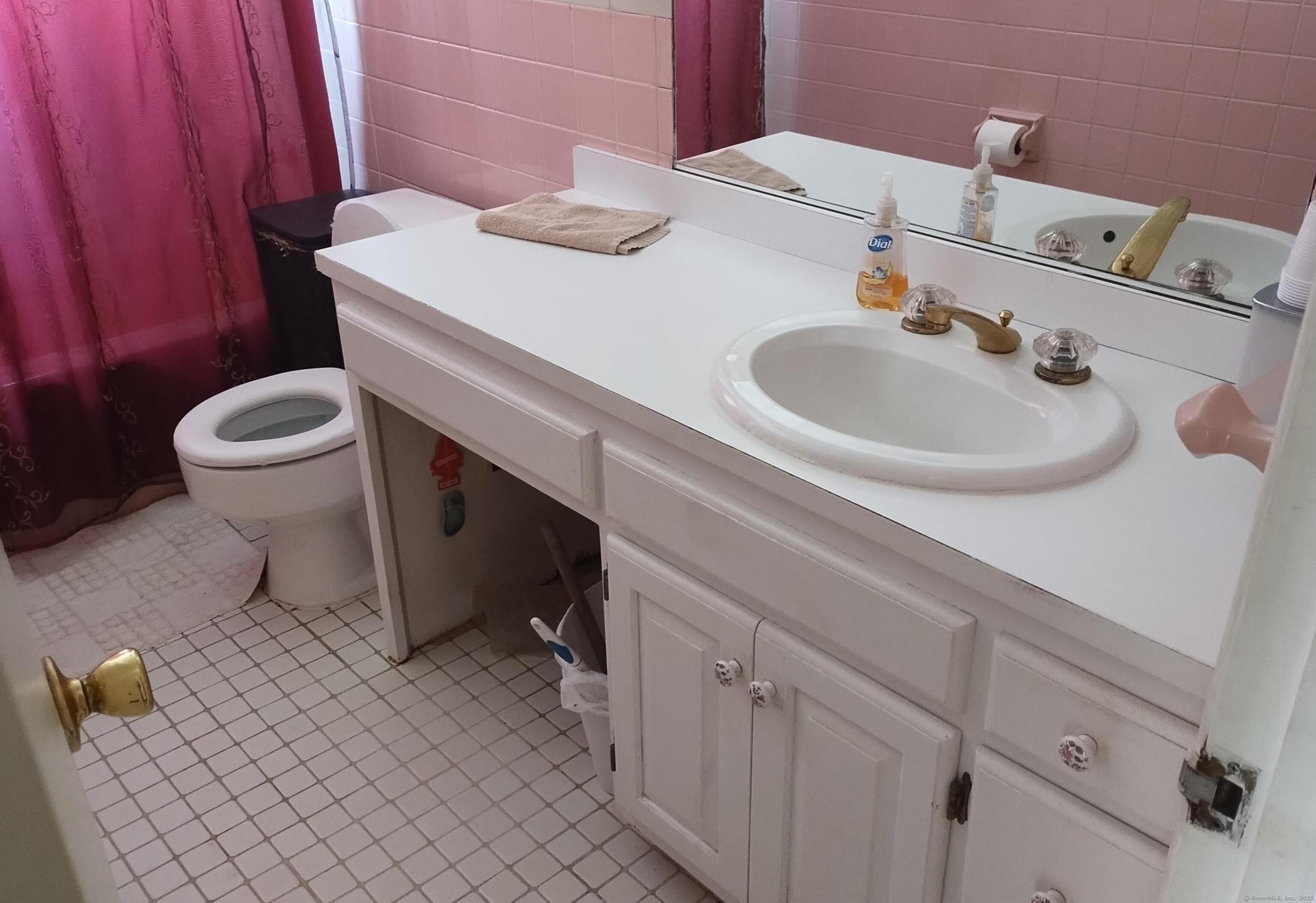 58 Auburn, Stratford, Connecticut 06614
