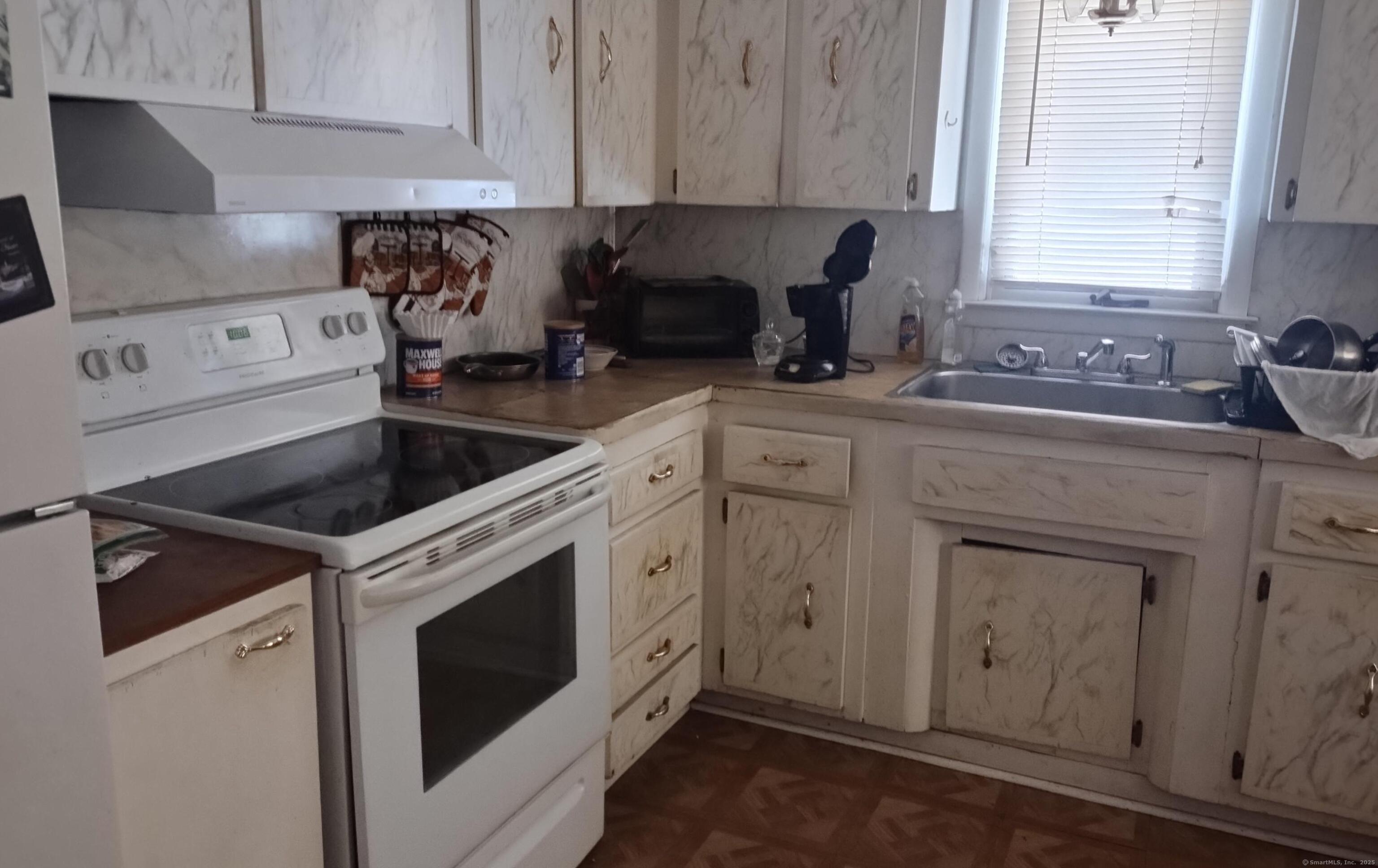 58 Auburn, Stratford, Connecticut 06614