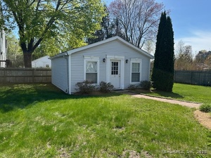 Homes for sale in Madison, CT | 126 Bradley Rd #3, Madison, CT 06443 | MLS# 24091955